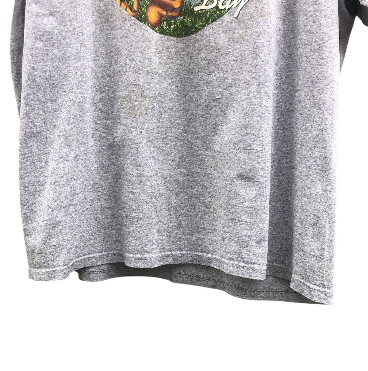 Vintage Vintage Disney Tigger Magical Day Tee Size US L / EU 52-54 / 3 - 6 Thumbnail
