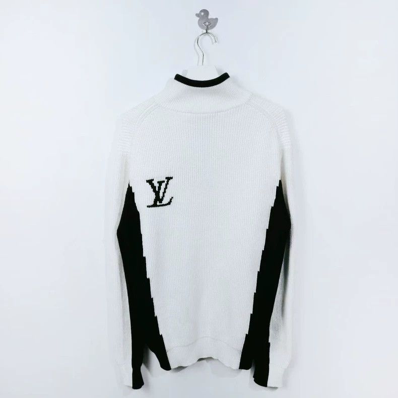 Louis Vuitton Louis Vuitton Logo embroidered semi-zippered cotton long-s Size US XL / EU 56 / 4 - 2 Thumbnail