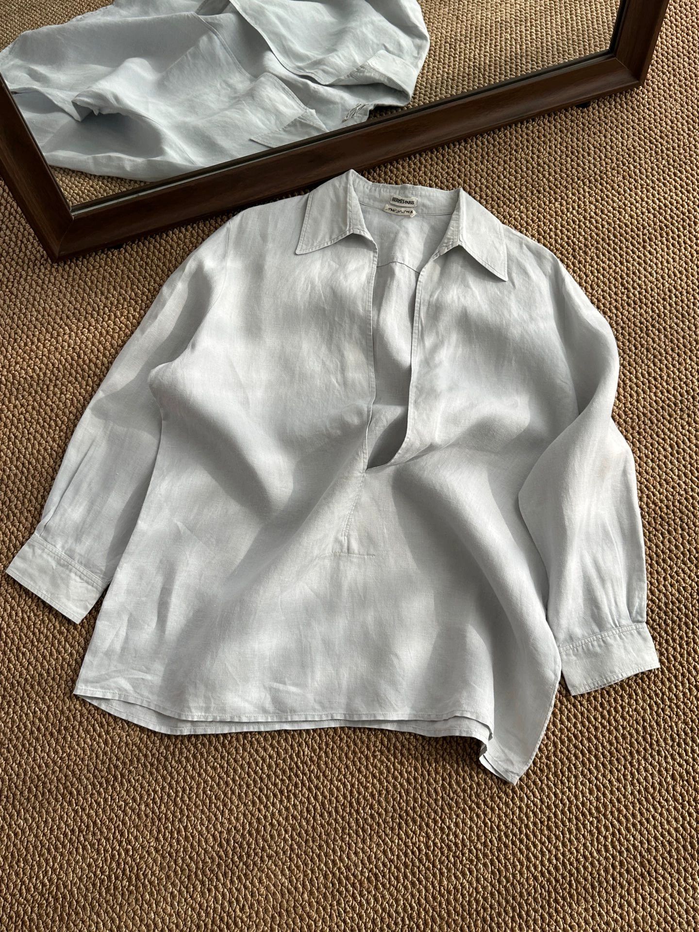 Hermes HERMES Margiela Linen V-Neck Shirt - Blue (40) Size L / US 10 / IT 46 - 1 Thumbnail