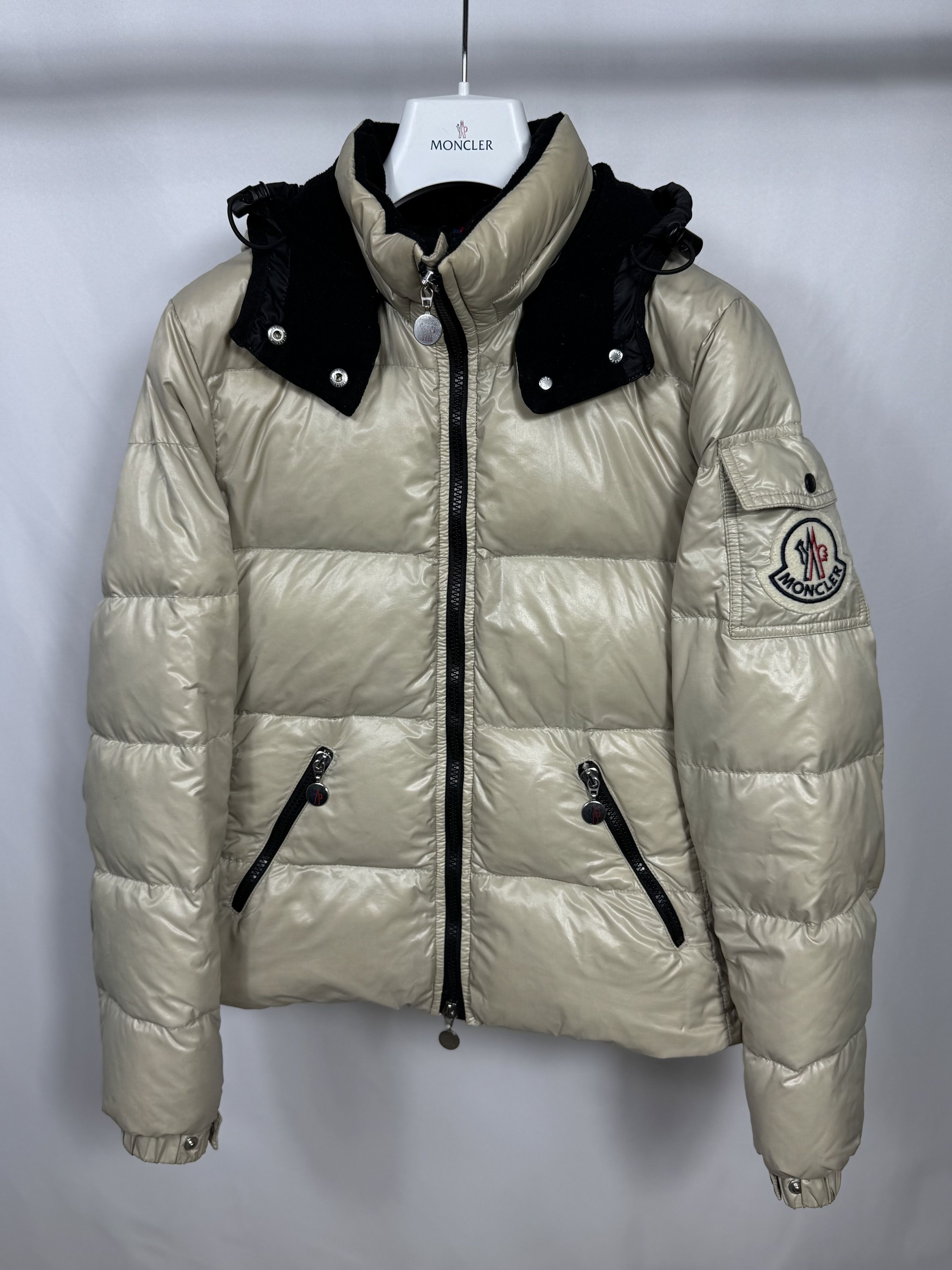 Moncler Moncler Badia Jacket Size XS / US 0-2 / IT 36-38 - 1 Thumbnail
