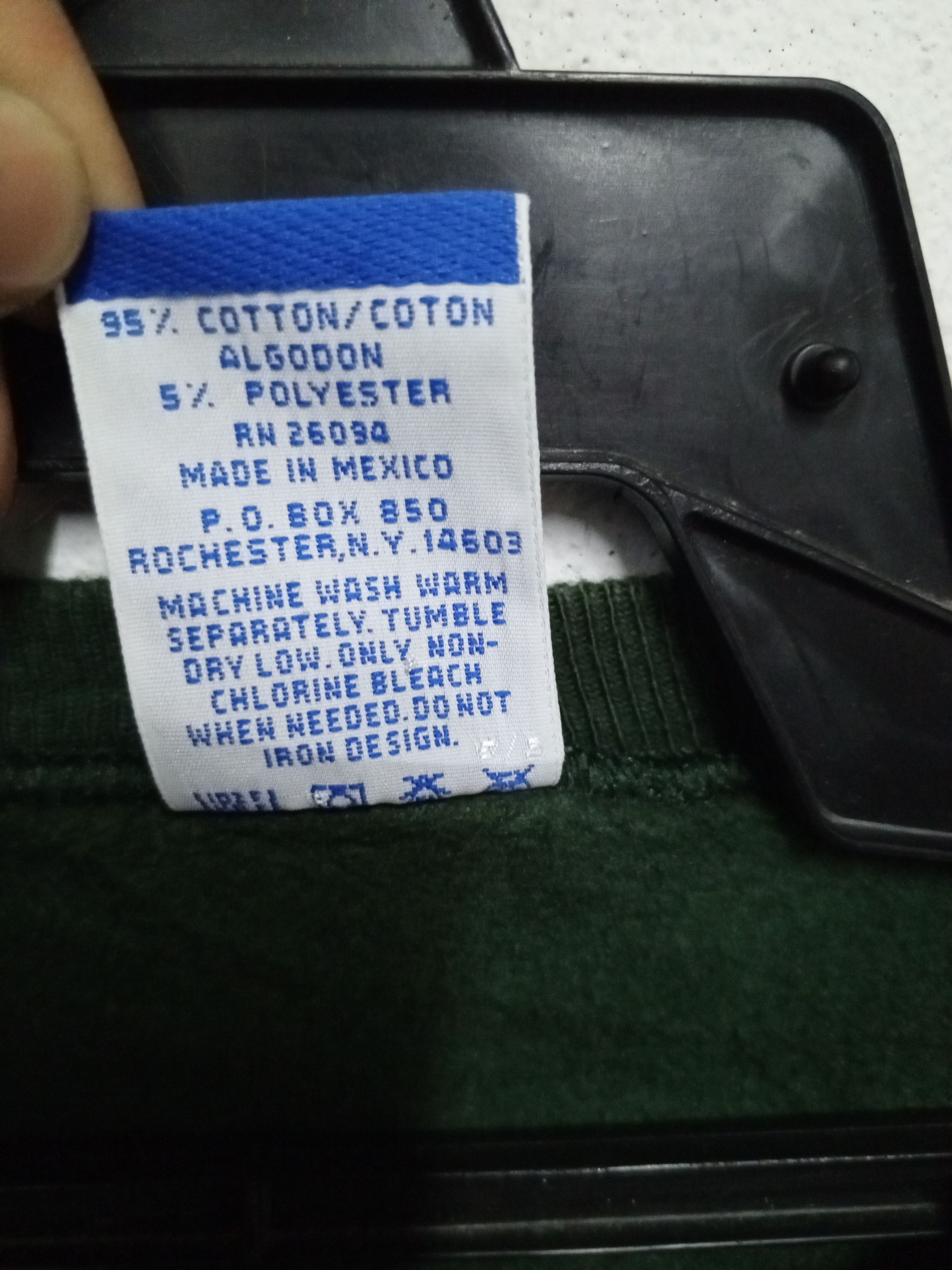Champion { 90s vintage} champion green sweatshirt Size US XL / EU 56 / 4 - 8 Thumbnail