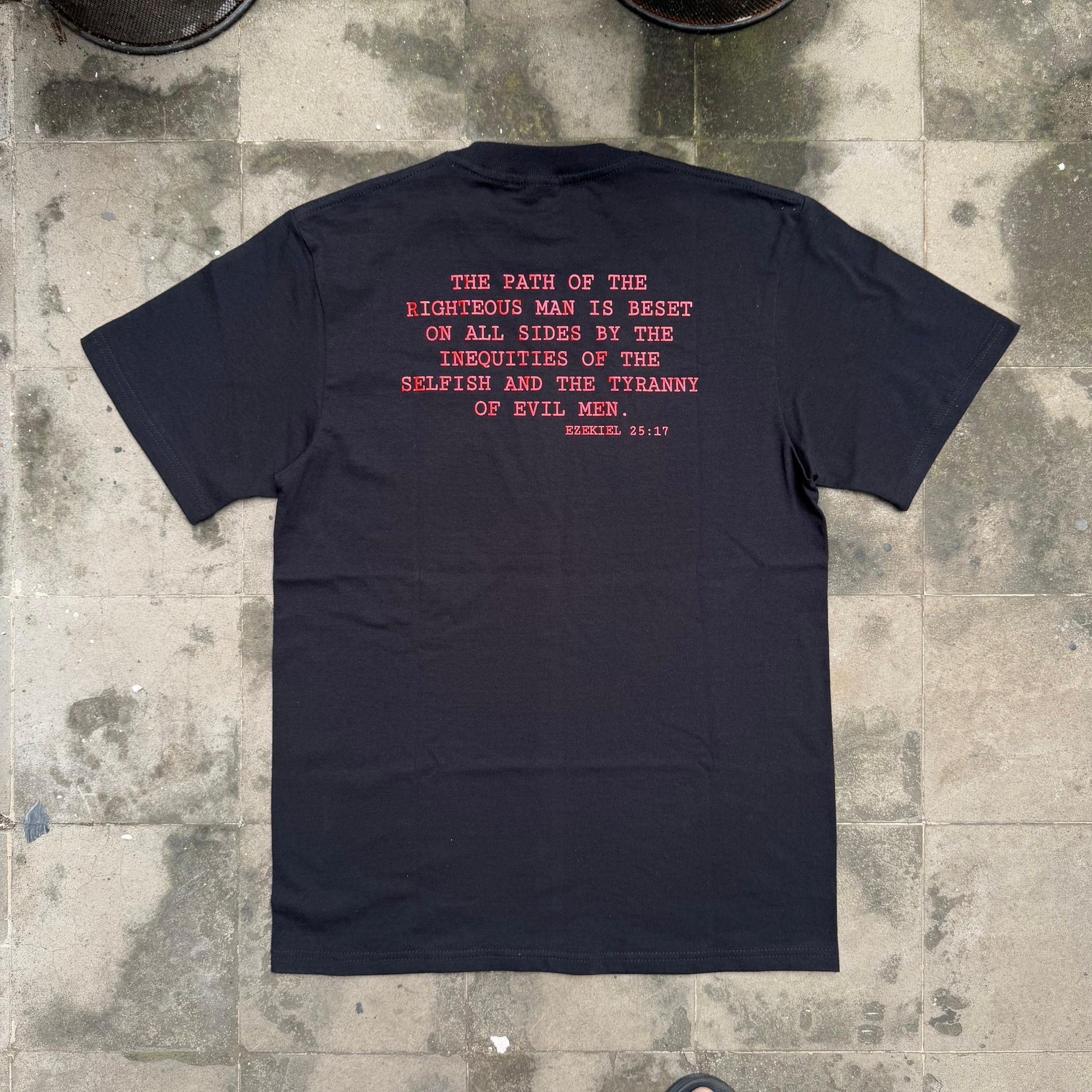 Band Tees Pulp Fiction Movie Tshirt Size US L / EU 52-54 / 3 - 2 Thumbnail