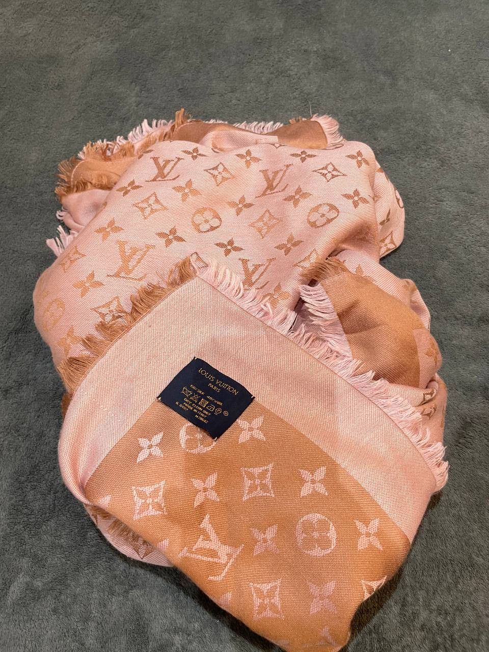 Louis Vuitton Louis Vuitton pink scarf Size ONE SIZE - 2 Thumbnail