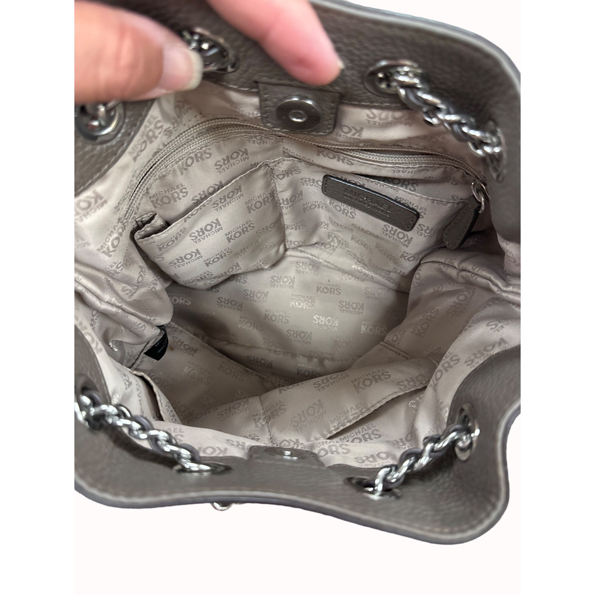 Michael Kors Michael Kors Authentic women’s leather chain link gray purse Size ONE SIZE - 12 Thumbnail