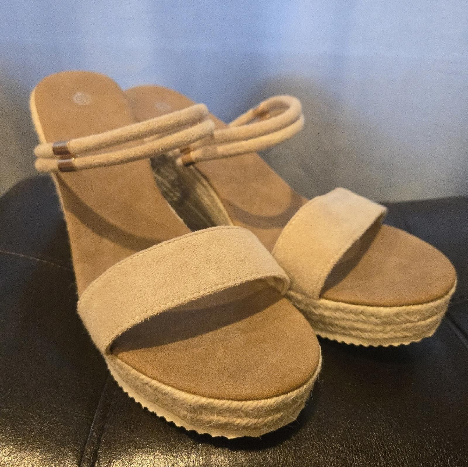 Shein Tan Wedges Size US 8 / IT 38 - 1 Thumbnail