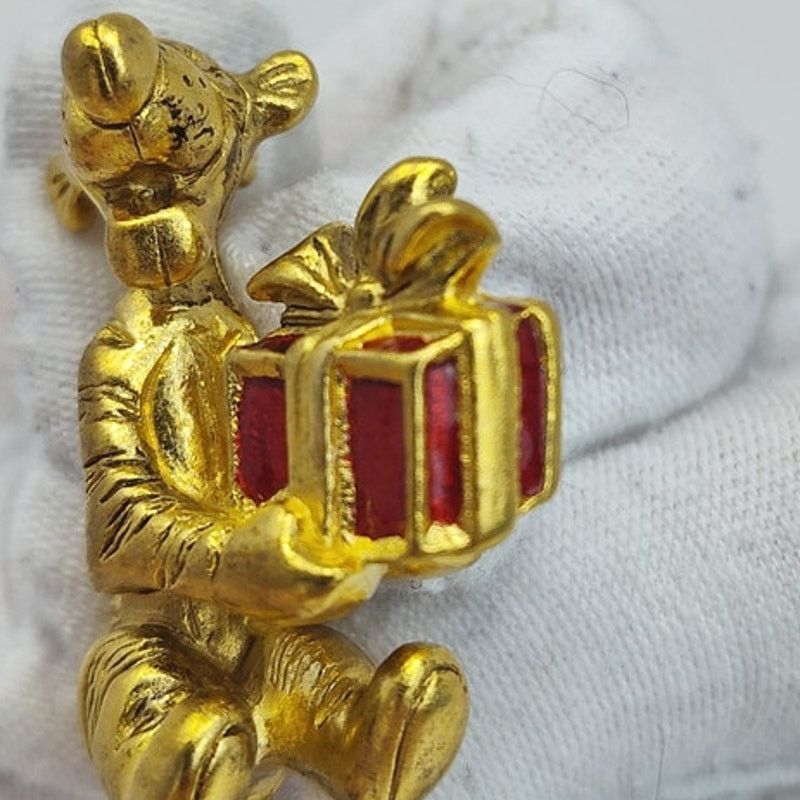 Disney Disney Winnie the Pooh Gold-Toned Holiday Brooch Size ONE SIZE - 3 Thumbnail