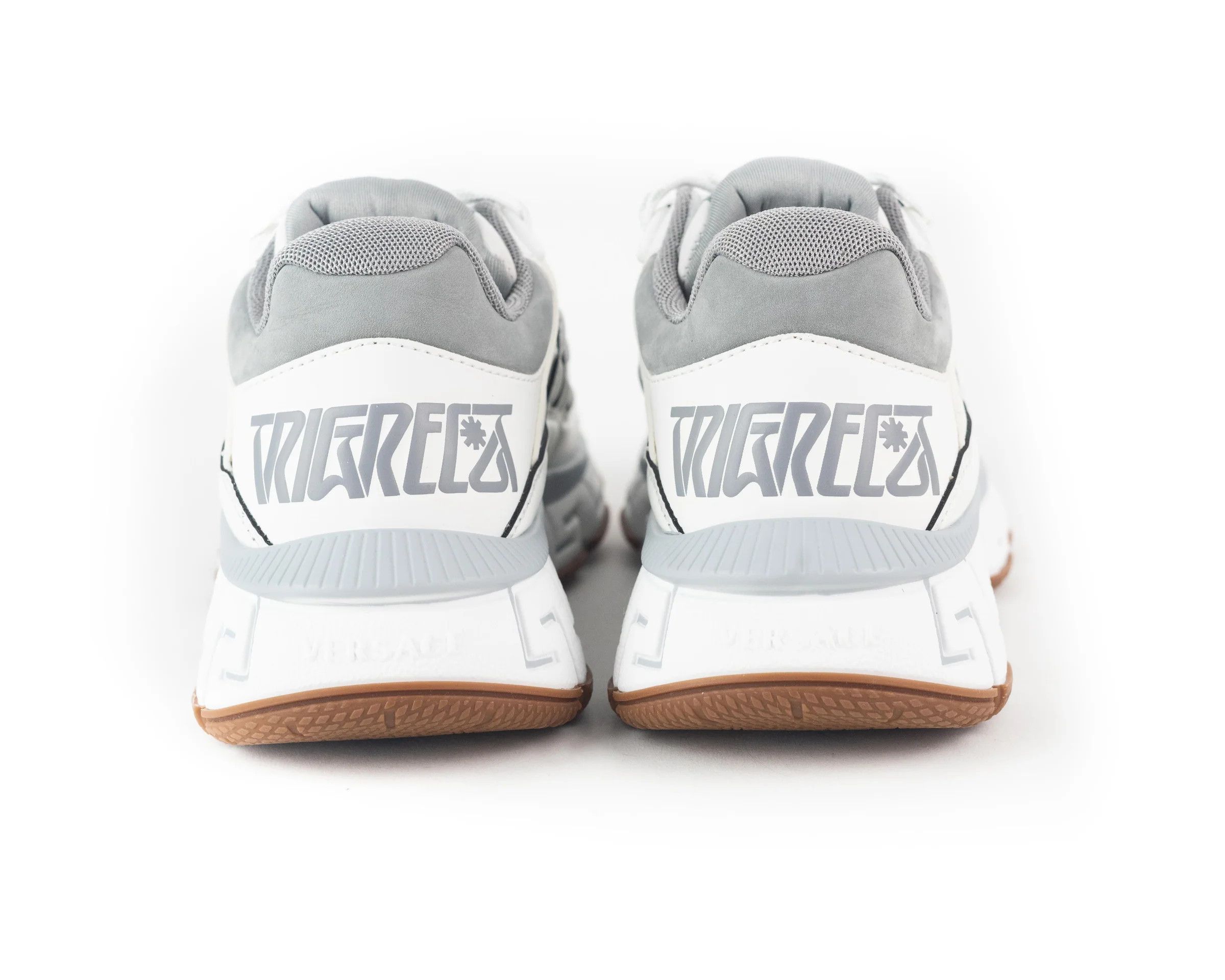 o1y0425 Logo Low-Top Sneakers in White