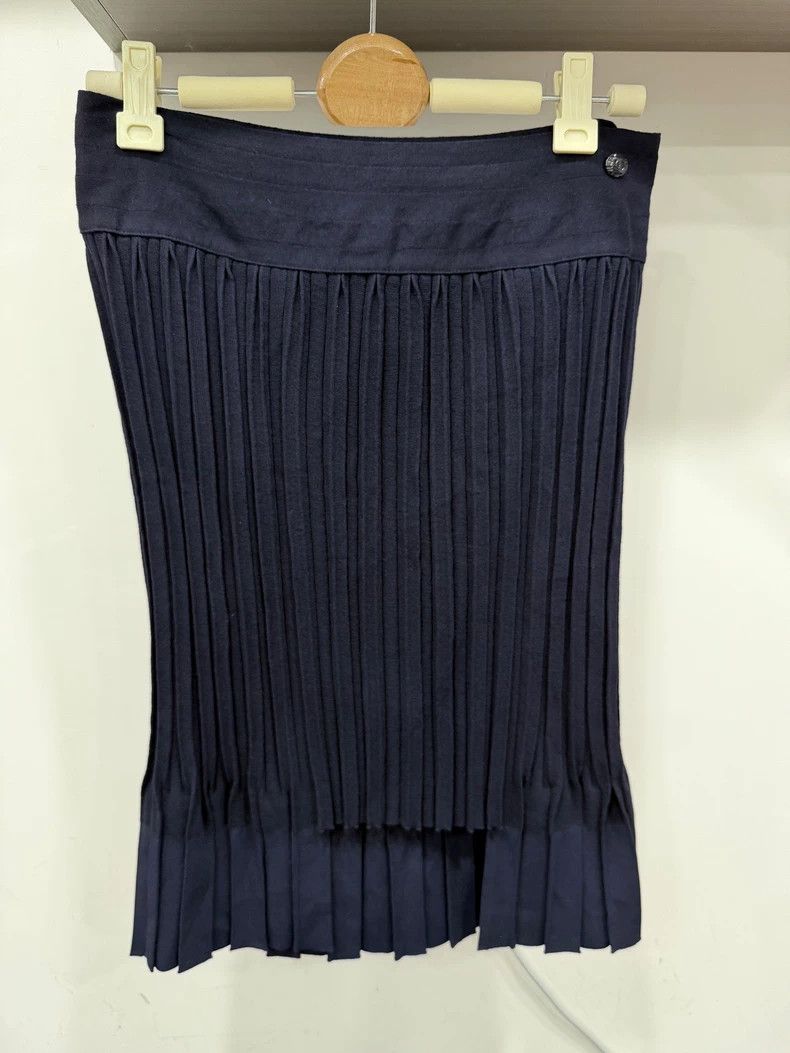 Chanel Dark blue pleated skirt