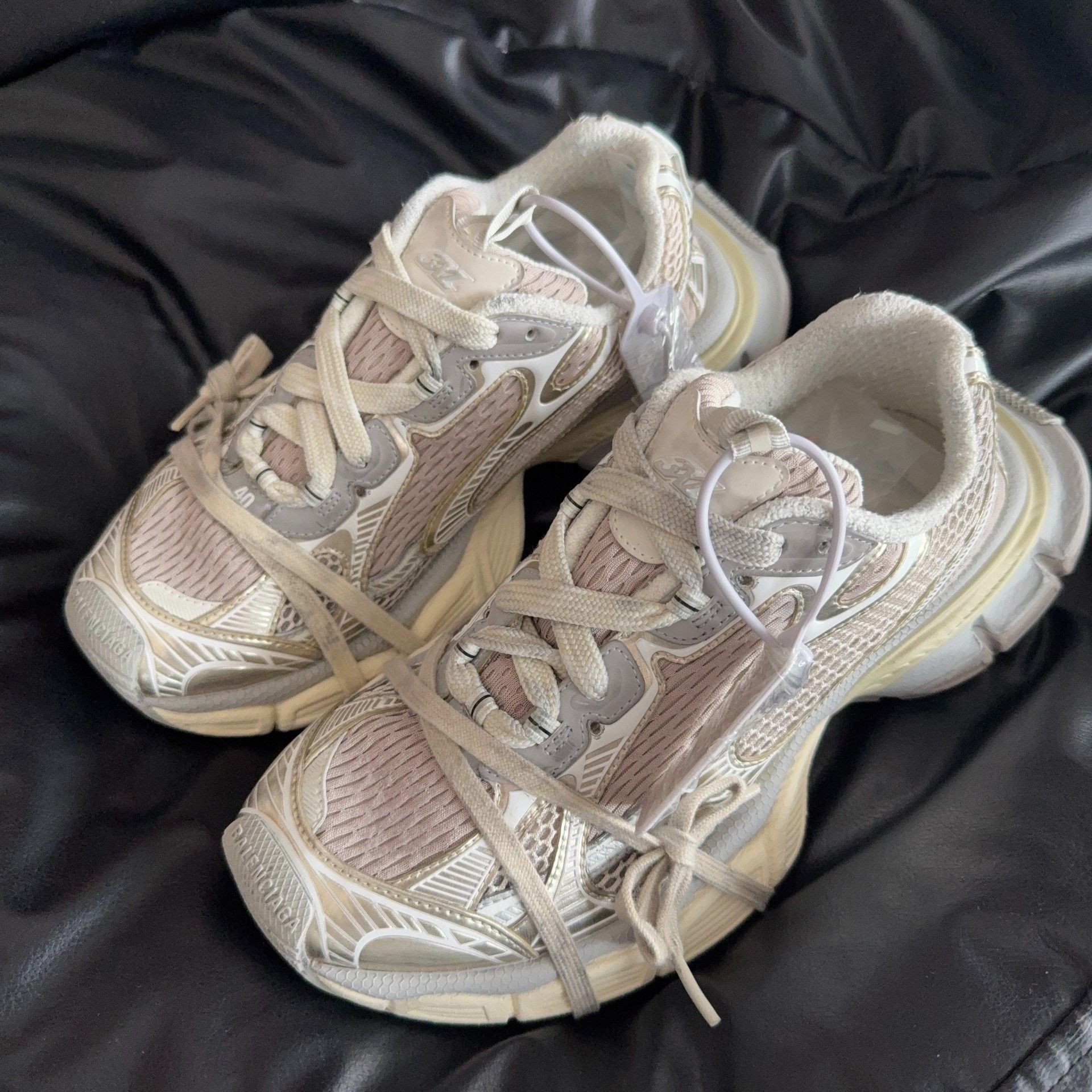 Balenciaga Balenciaga Silver Lowtop Sneakers XXXL Women Size US 8 / IT 38 - 1 Thumbnail