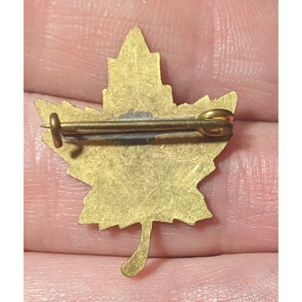 Other Vintage Canadian Trois Revieres Maple Leaf Gold Tone Engrave Size ONE SIZE - 6 Thumbnail