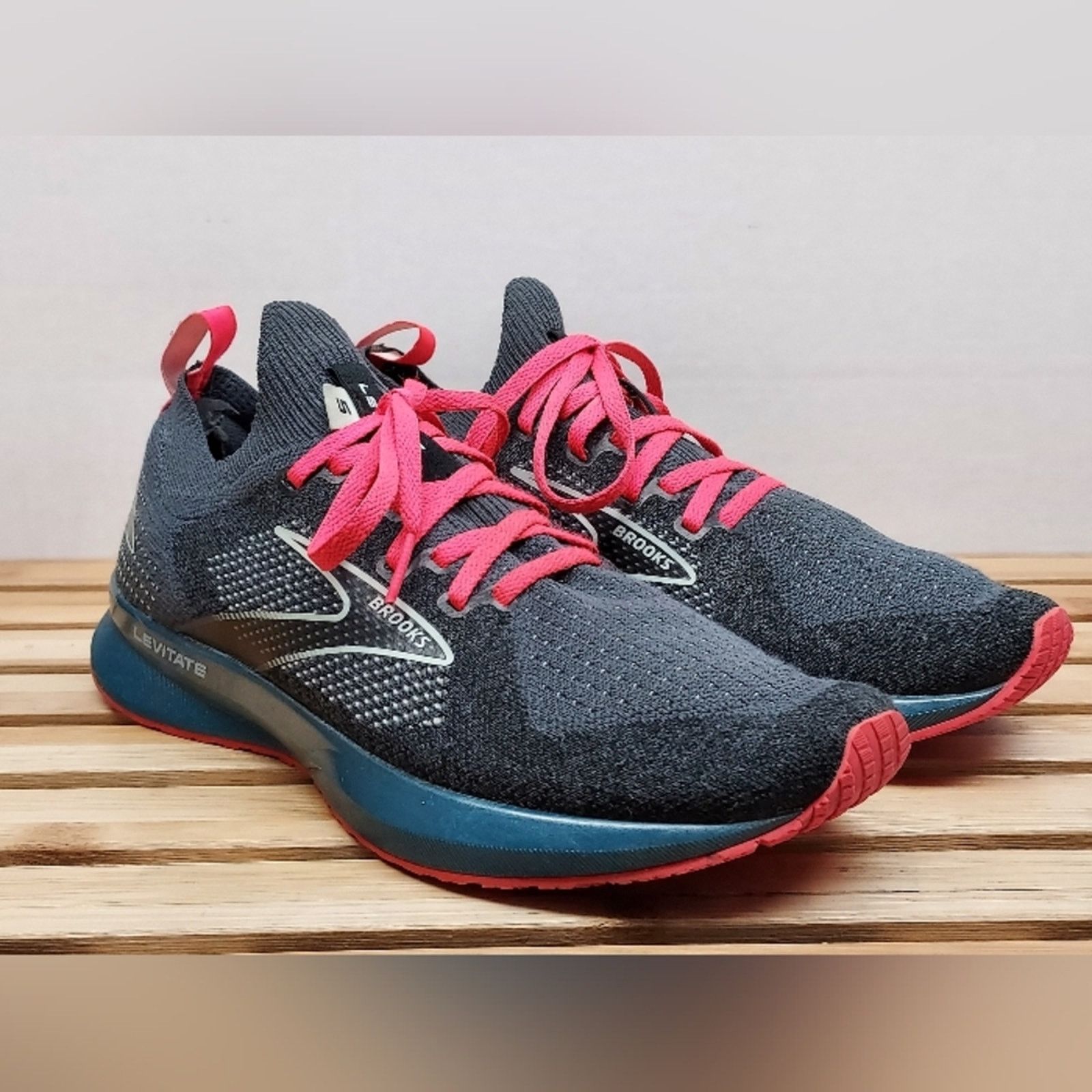 Brooks Brooks Womens Grey Levitate 5 Stealth Athletic Shoes Size 8 Size US 8 / IT 38 - 2 Thumbnail