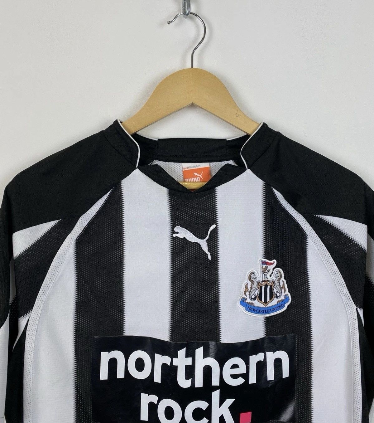 Chelsea Soccer Puma Newcastle United Soccer Football Jersey Shirt Striped Size US S / EU 44-46 / 1 - 2 Thumbnail