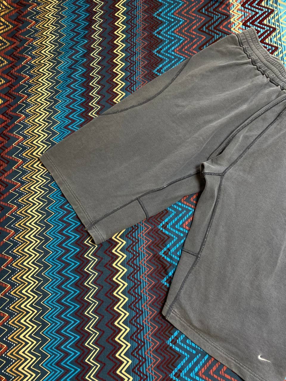 Nike shorts gray streetwear logo NIKE Vintage Y2K size L Size US 34 / EU 50 - 5 Thumbnail