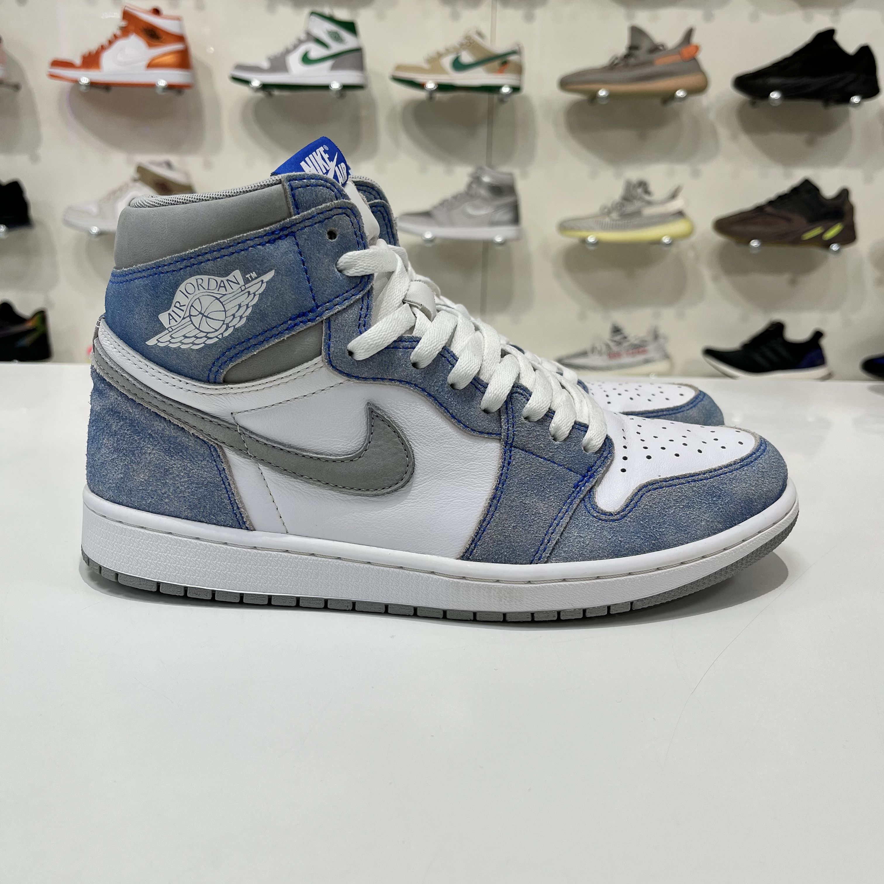 Nike Air Jordan 1 Retro High Hyper Royal Smoke Grey Size US 9.5 / EU 42-43 - 4 Thumbnail
