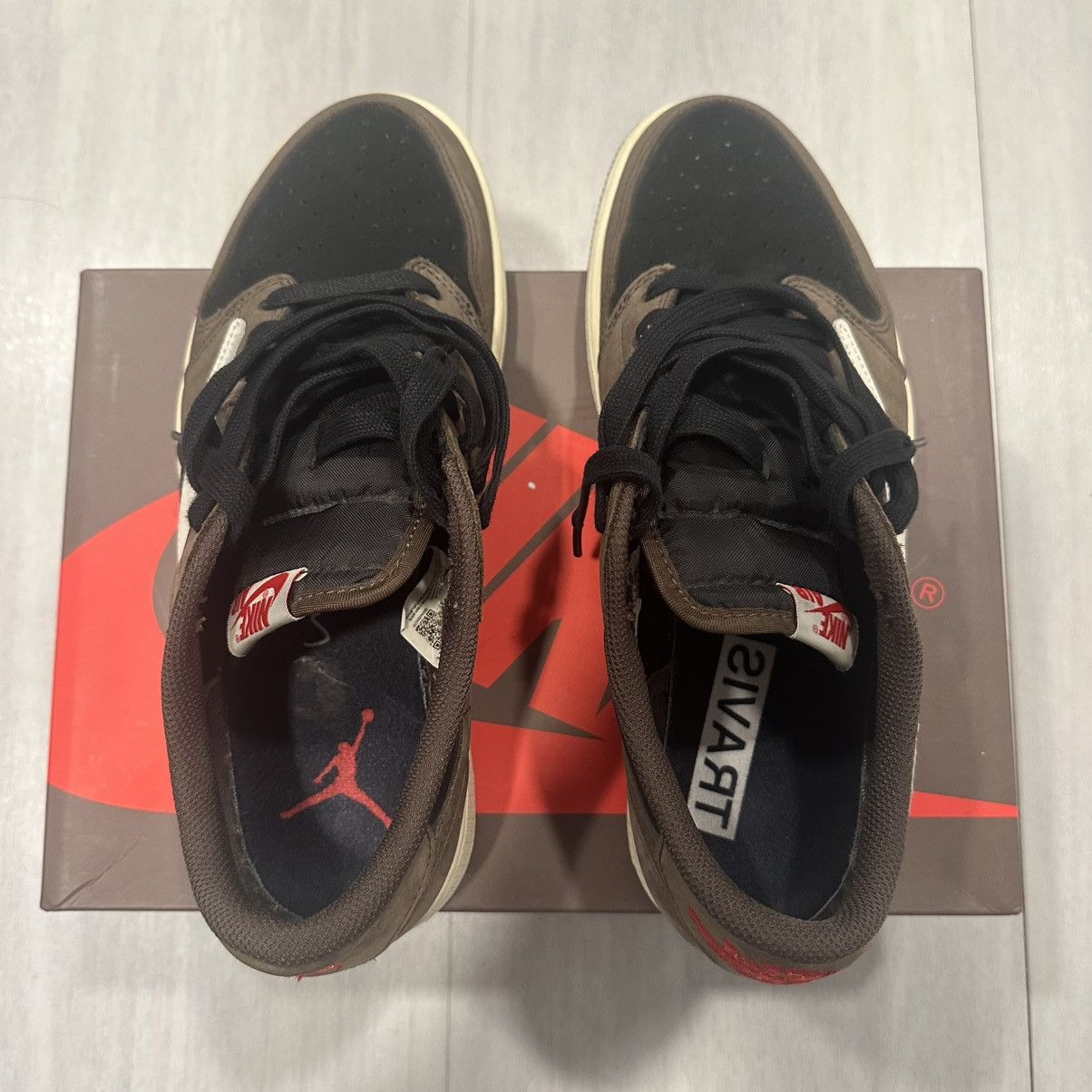 Jordan Brand × Nike × Travis Scott Travis Scott Jordan 1 Retro LOW OG SP Size US 9 / EU 42 - 9 Thumbnail
