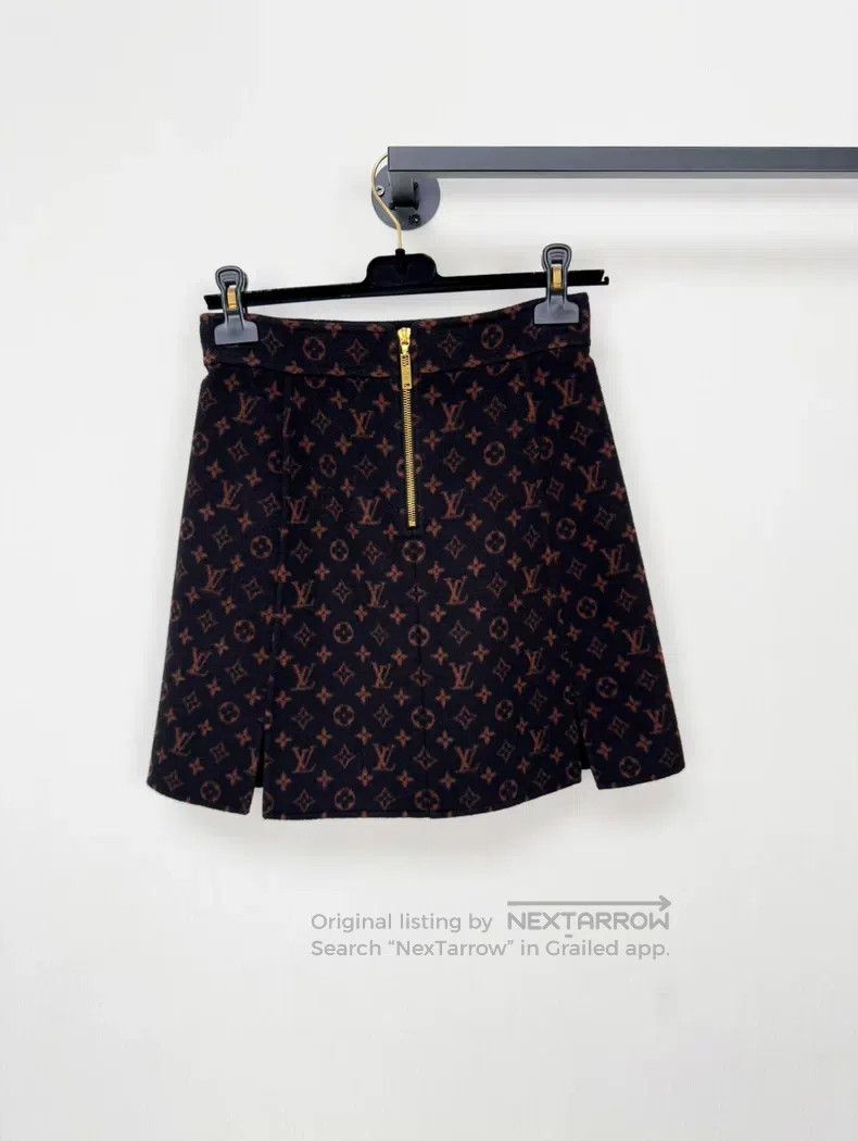 Louis Vuitton Louis Vuitton Wool Skirt Size 33" - 2 Thumbnail