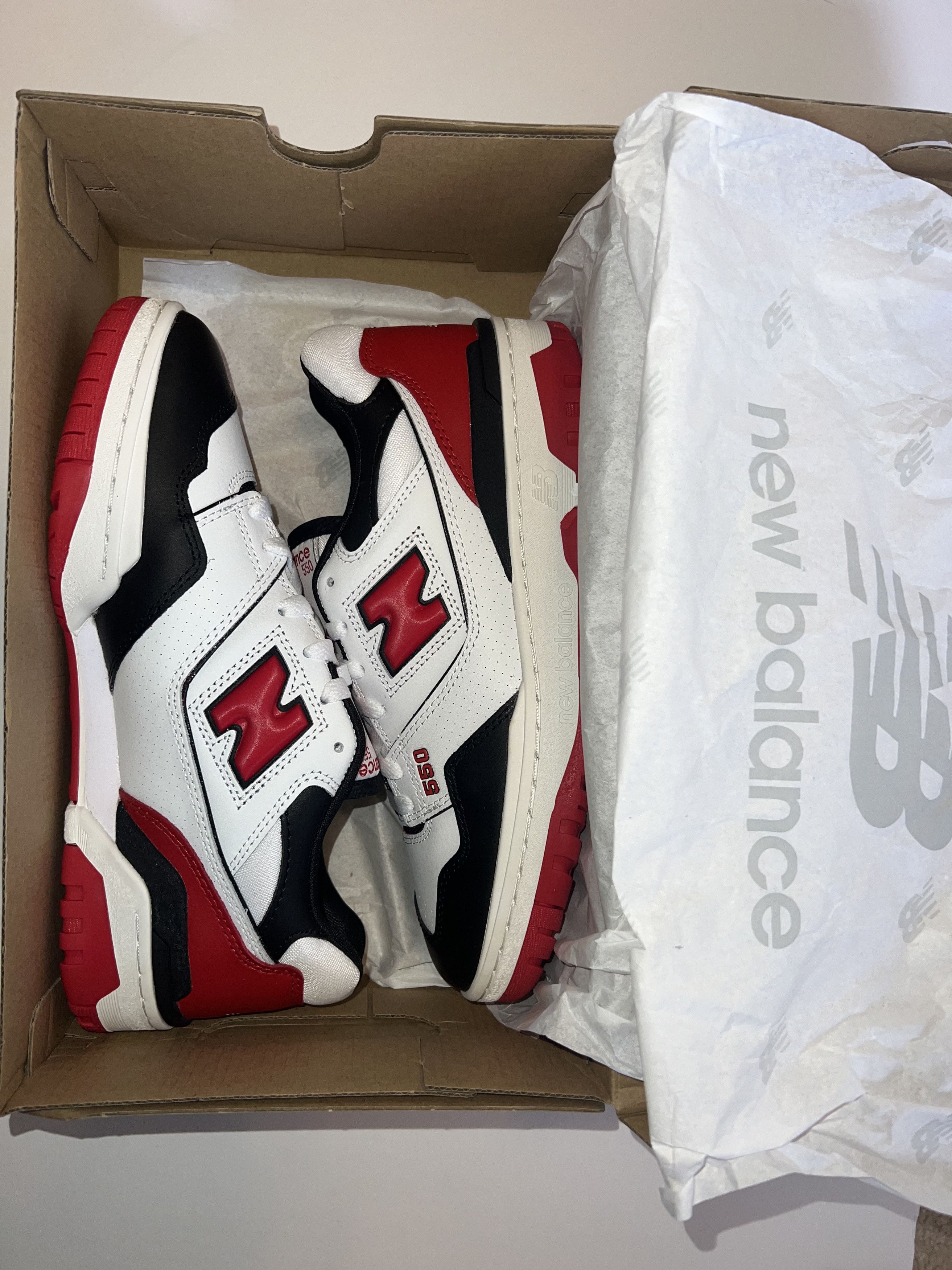 New Balance New Balance 550 Red/White/Black Size US 8.5 / EU 41-42 - 1 Thumbnail