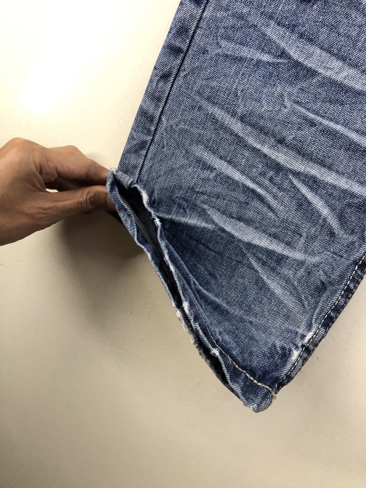 Japanese Brand Southern Menswear Distressed Faded Blue Jeans Size US 31 - 11 Thumbnail