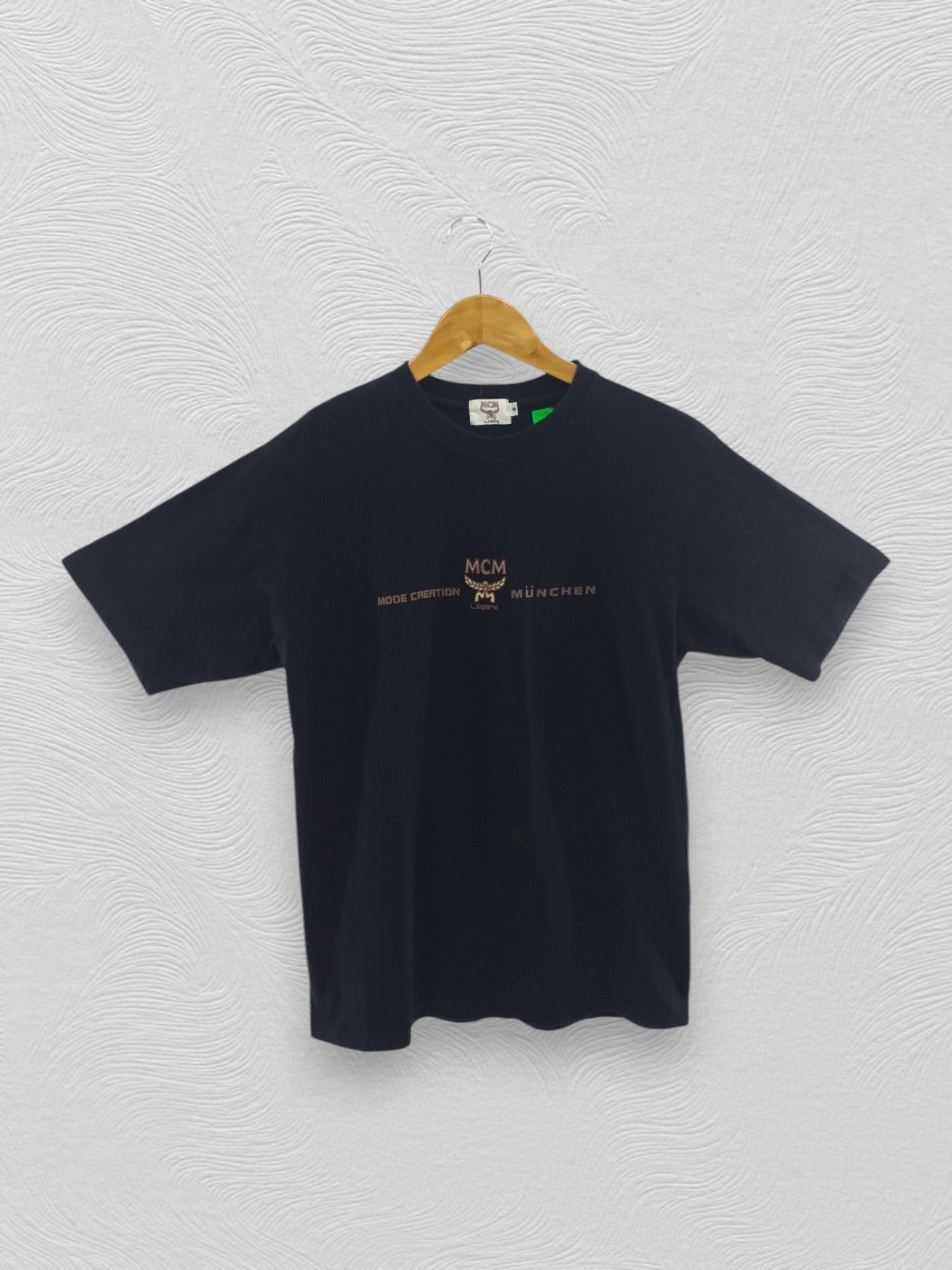 Japanese Brand Vintage MCM Tshirt Mode Creation Munchen T Shirt -A030 Size US M / EU 48-50 / 2 - 1 Thumbnail