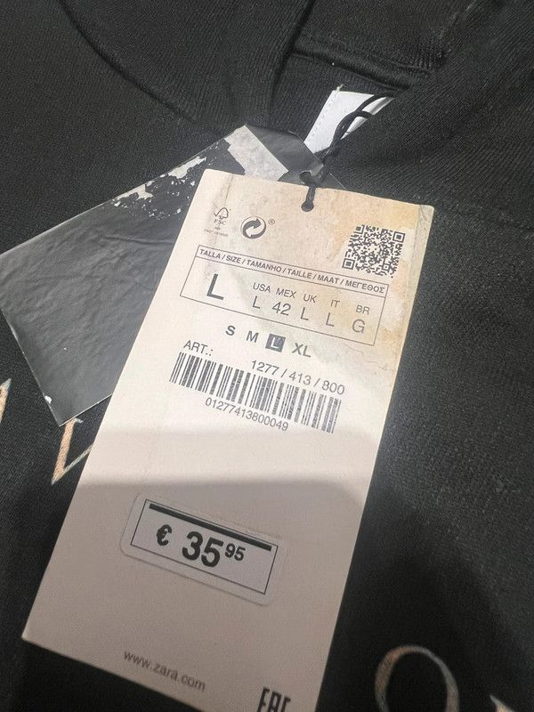 Zara hoodie Zara becoming a work of art meme L Size US L / EU 52-54 / 3 - 5 Thumbnail