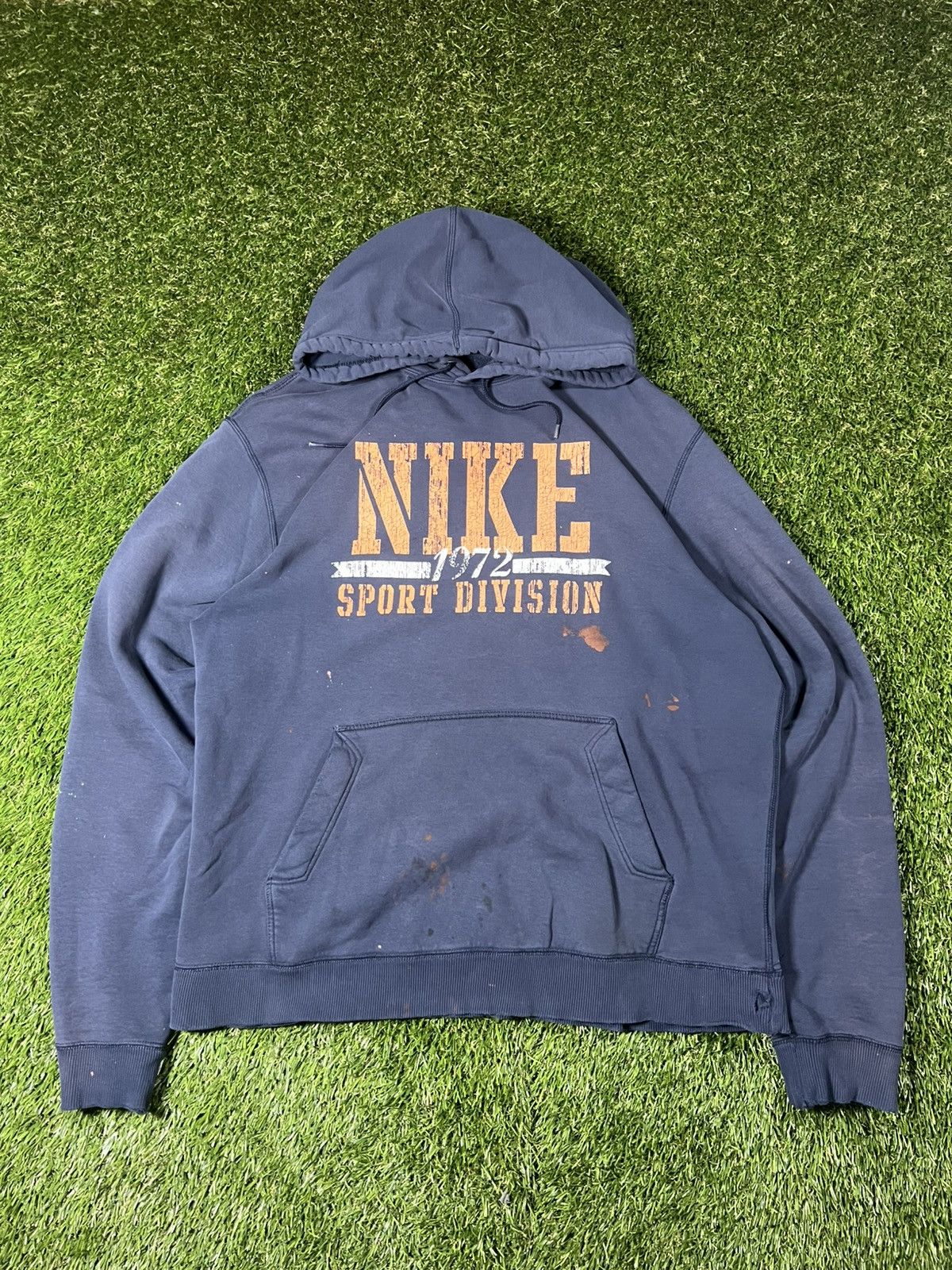 Nike Vintage Y2k Faded Distressed Nike Essential Fall Sweatshirt Size US XL / EU 56 / 4 - 1 Thumbnail