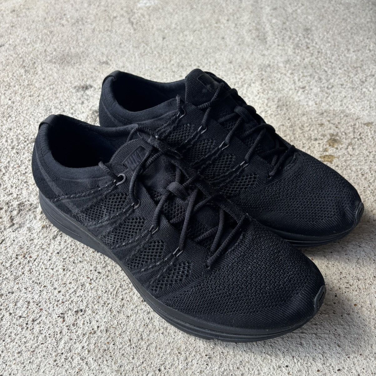 Nike Men's Nike Black Flyknit Trainer Triple Black YeKnit - 10.5 Size US 10.5 / EU 43-44 - 3 Thumbnail