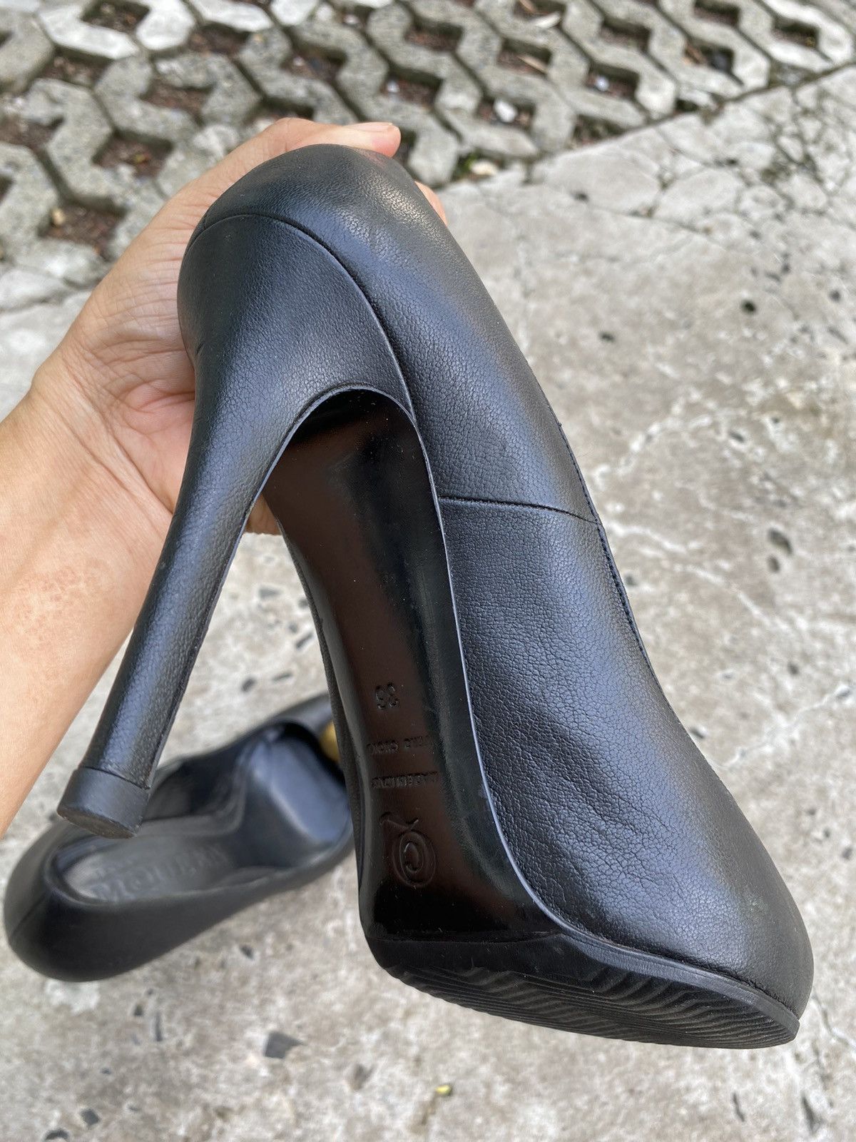Alexander McQueen Alexander McQueen Leather Embellished Skull Peep Toe Pumps Size US 6 / IT 36 - 9 Thumbnail