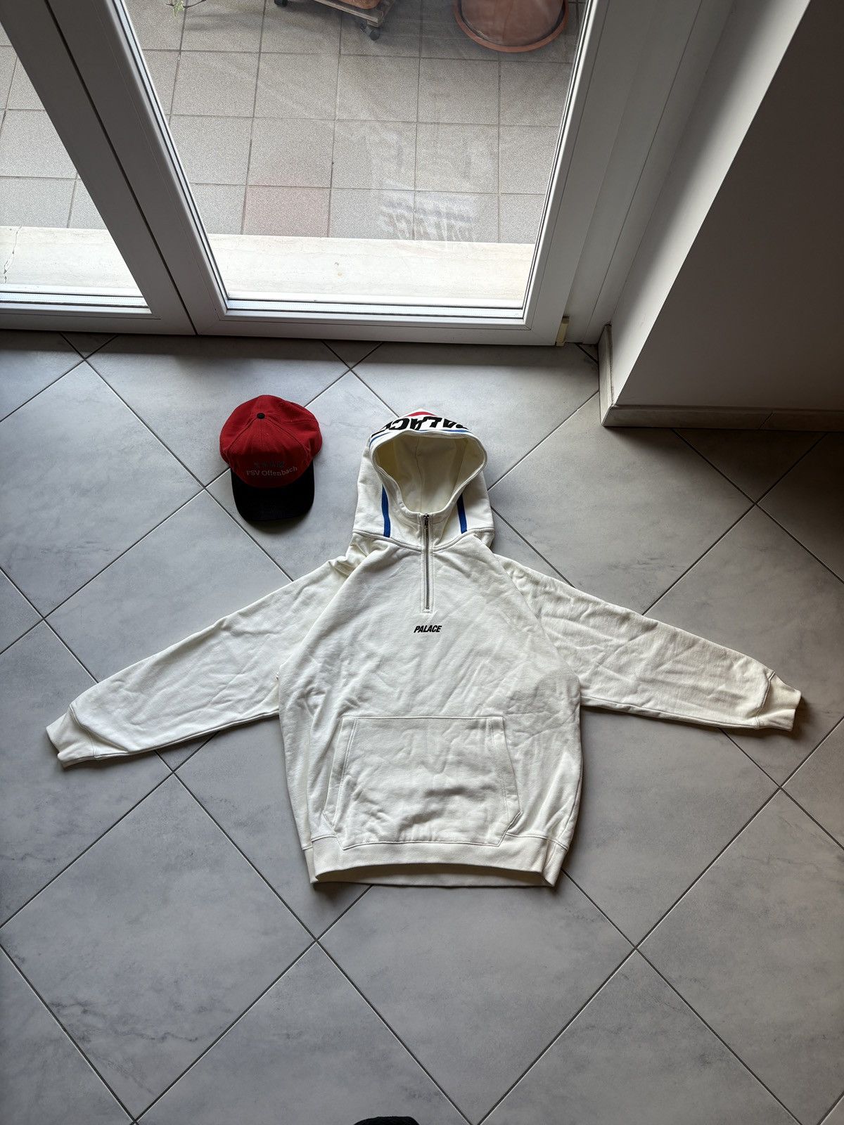 Palace Palace Hoodie Cream Classic Fix 1/4 Size US L / EU 52-54 / 3 - 1 Thumbnail