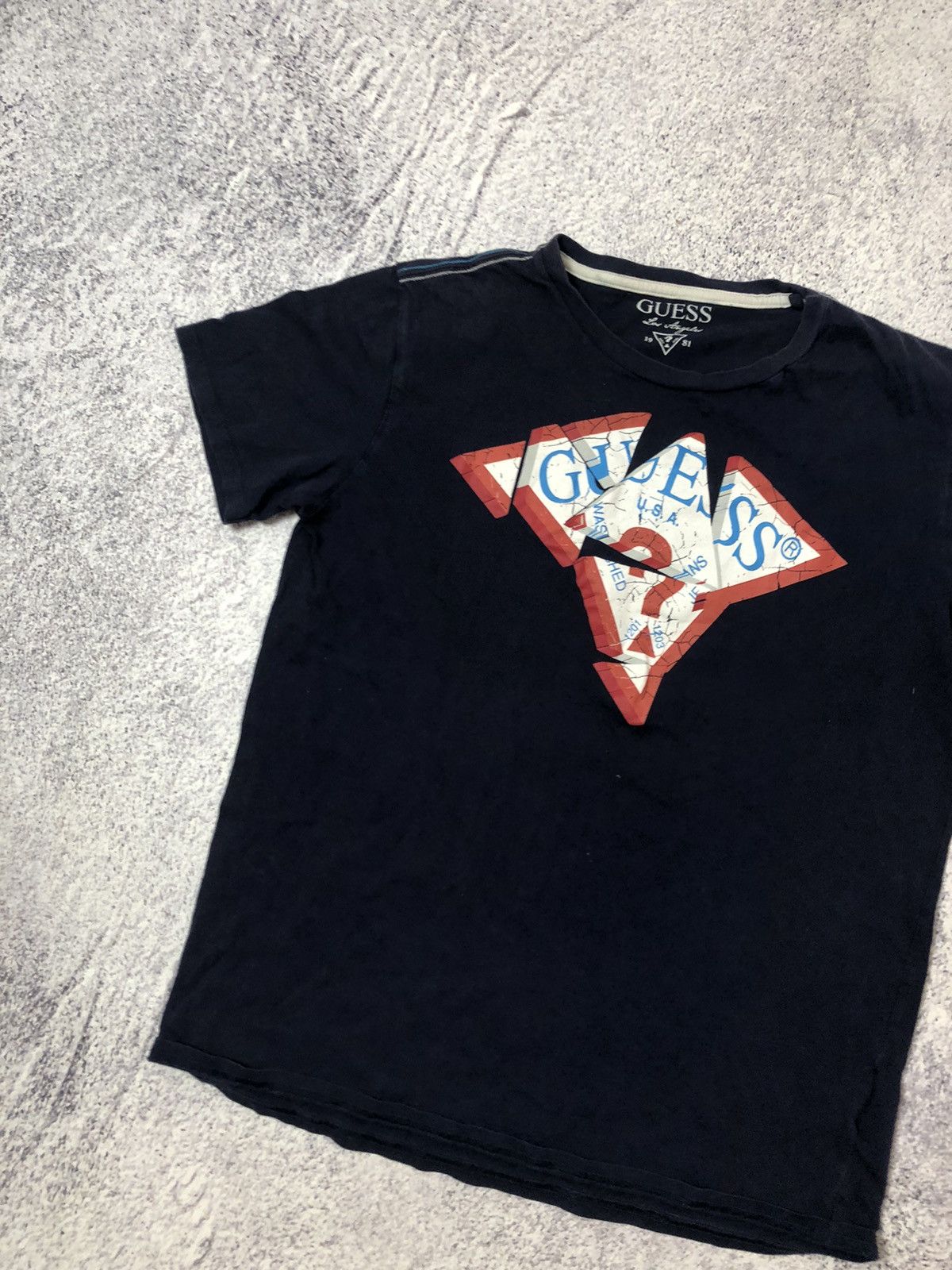 Guess T-shirt Guess casual y2k Size US S / EU 44-46 / 1 - 3 Thumbnail