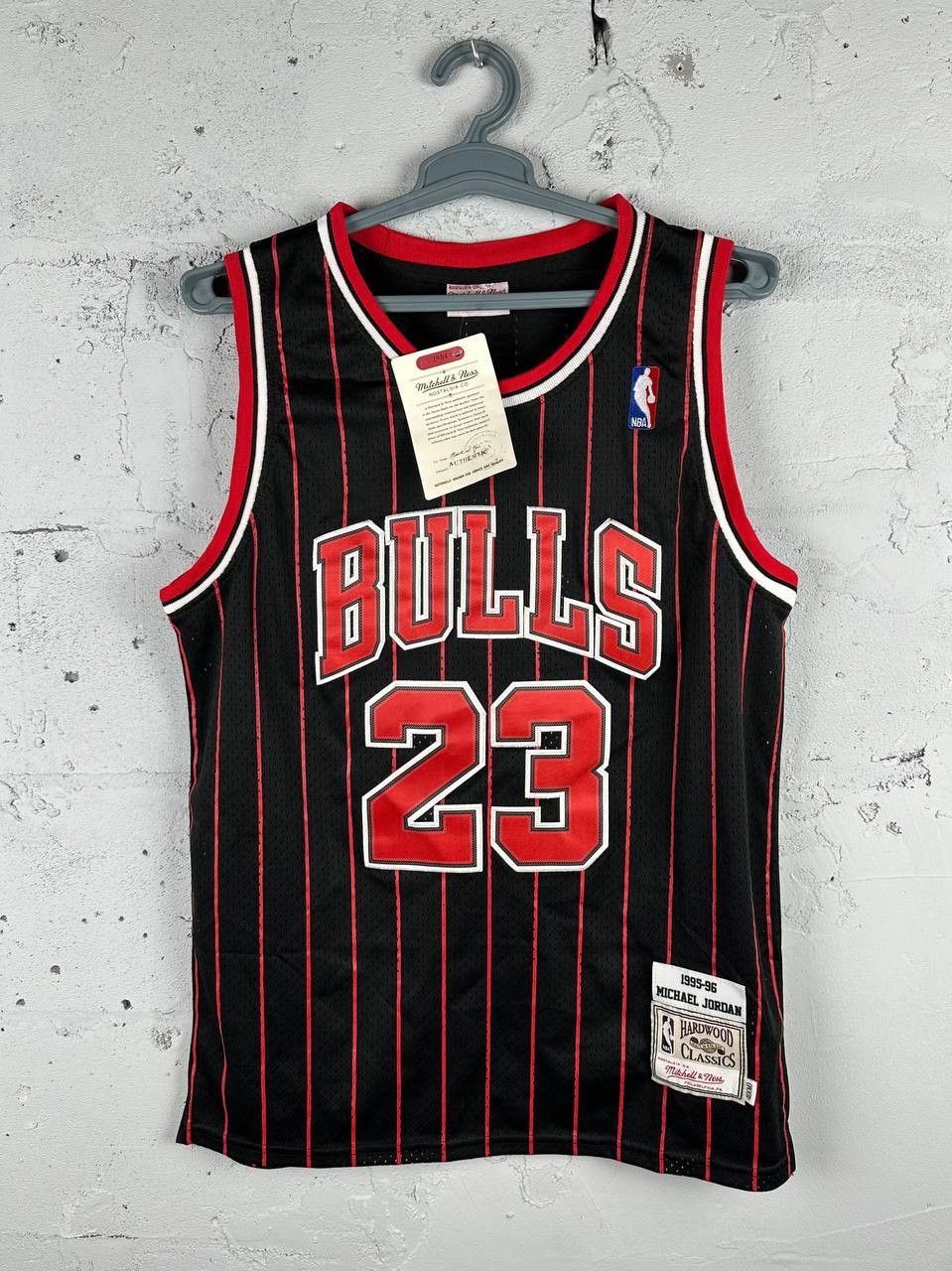 Authentic Micheal Jordan Jersey Bulls 95-96 Mitchell&ness