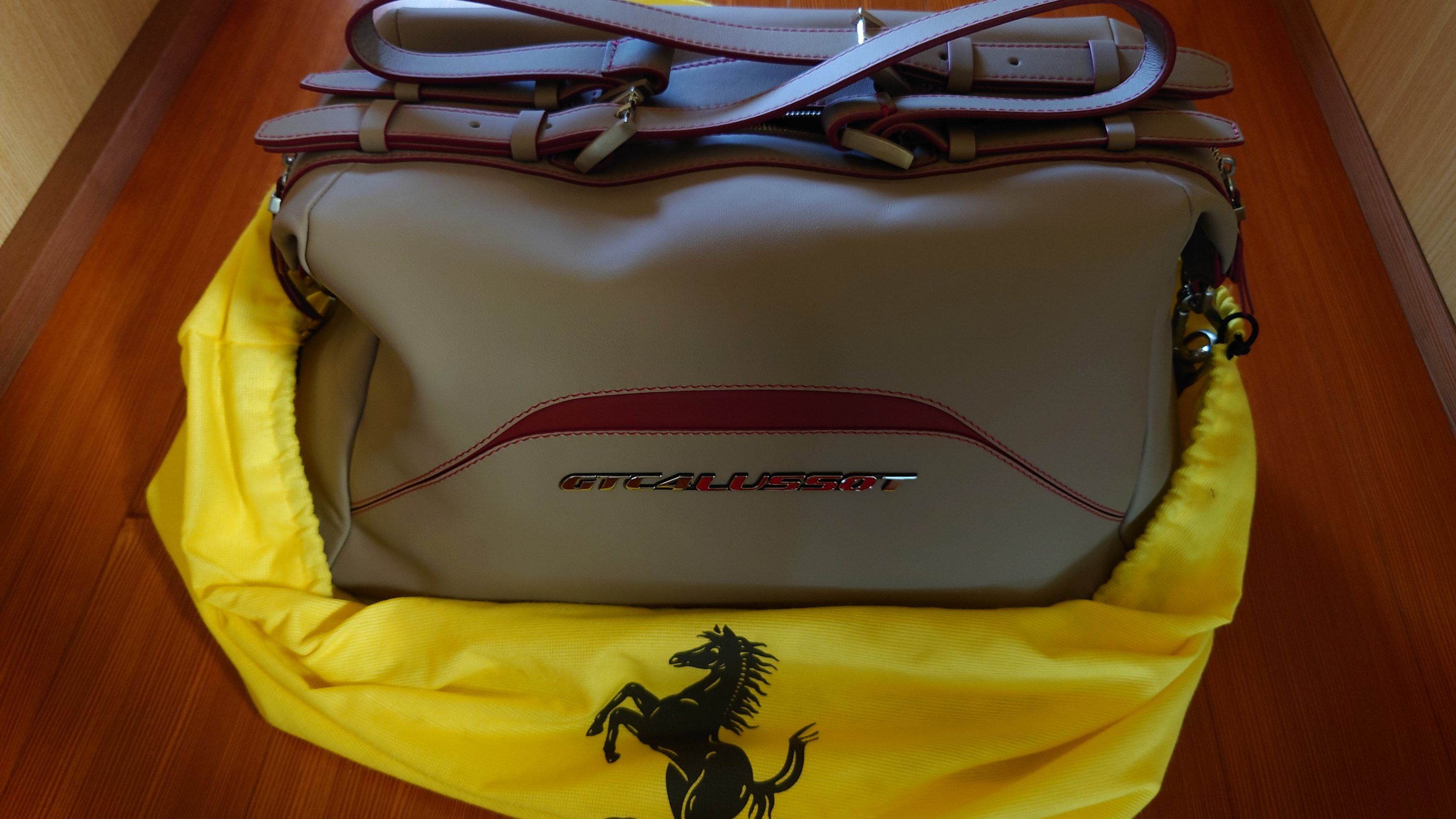 Other Schedoni Ferrari GTC4 LUSSO T original Bag Size ONE SIZE - 1 Thumbnail