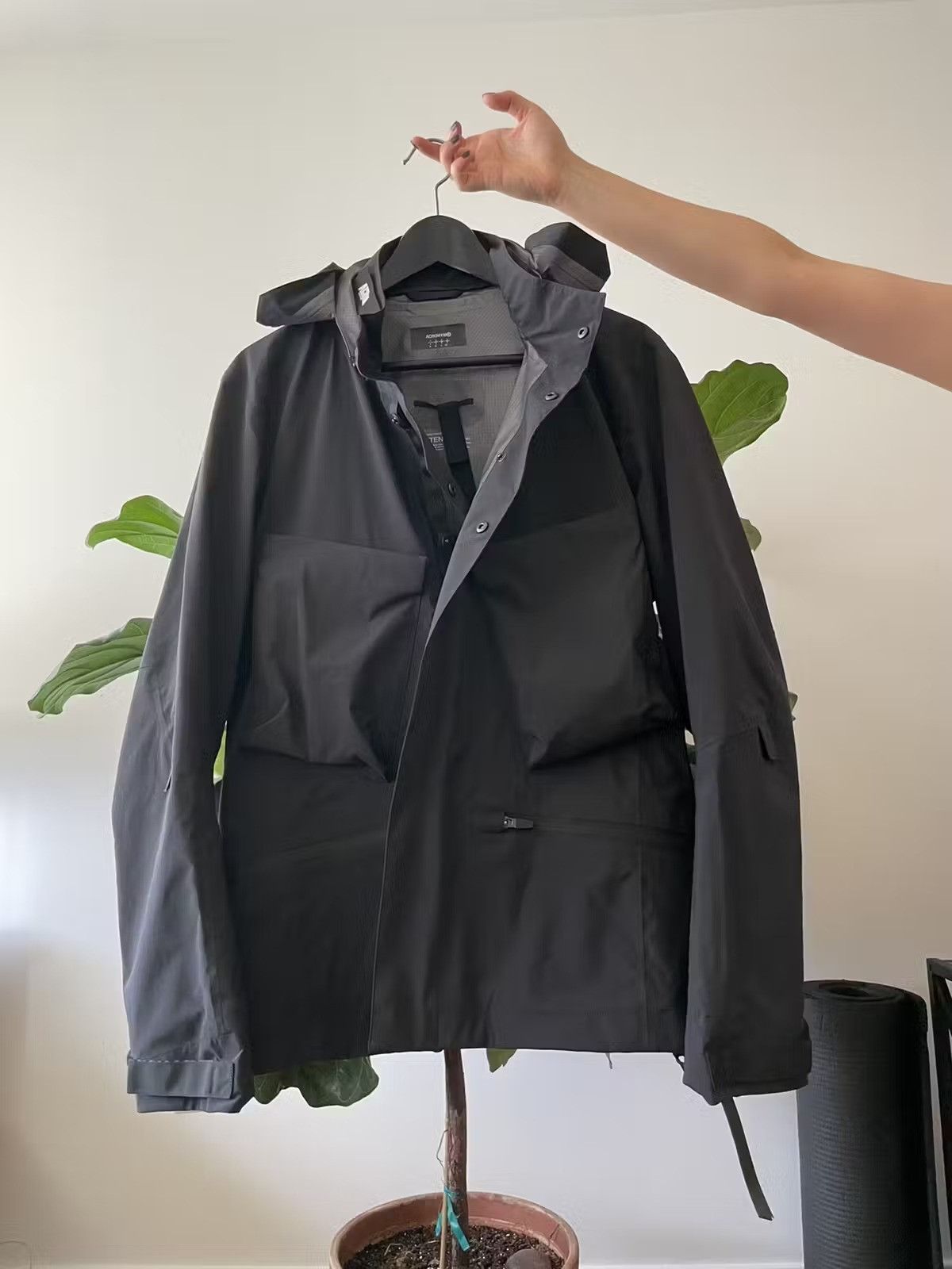 Acronym Acronym J56-GT (Gen 1) Size US S / EU 44-46 / 1 - 7 Thumbnail