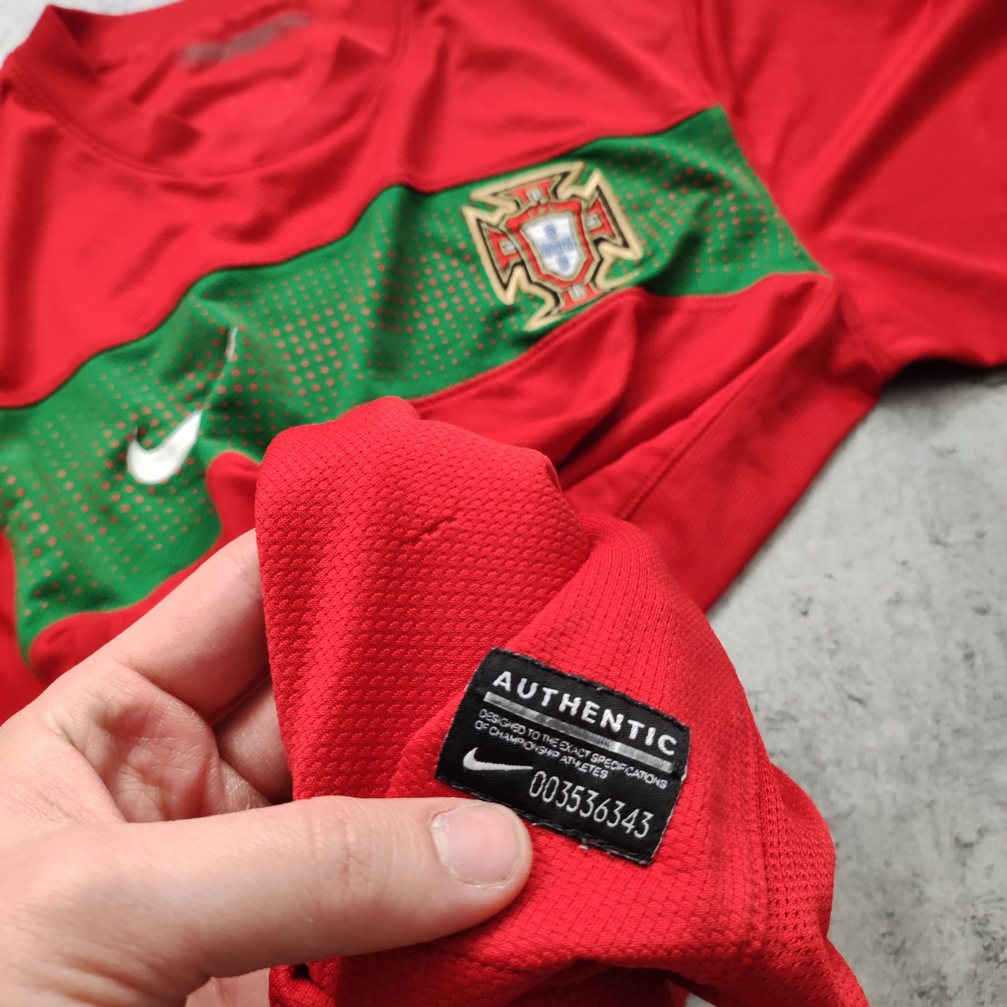 Nike RARE Portugal Football National Team x Nike 2011 Kit Size US M / EU 48-50 / 2 - 5 Thumbnail