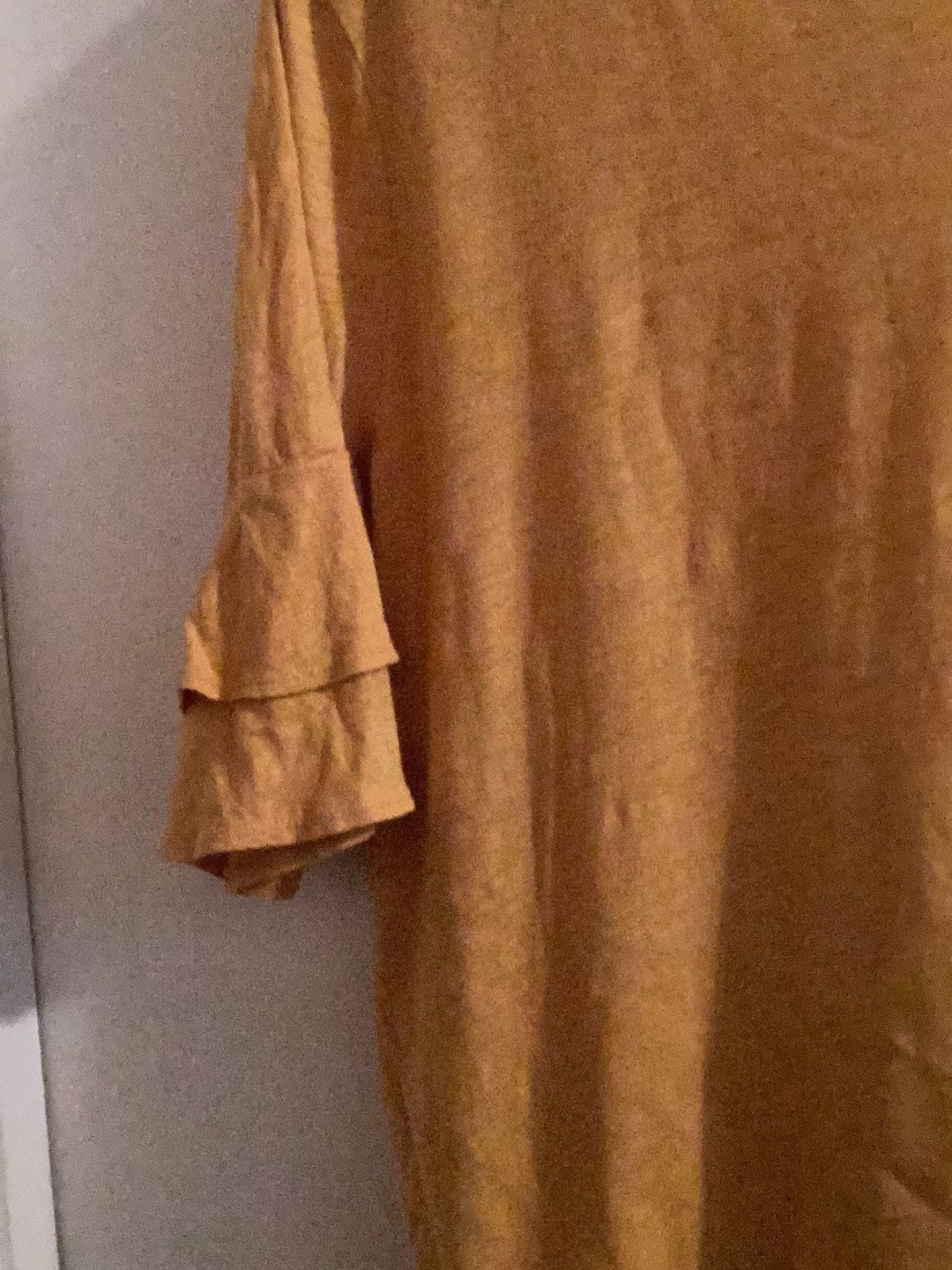 Loft LOFT Vintage Soft Yellow Flutter Ruffle Size Medium Top Size M / US 6-8 / IT 42-44 - 2 Thumbnail