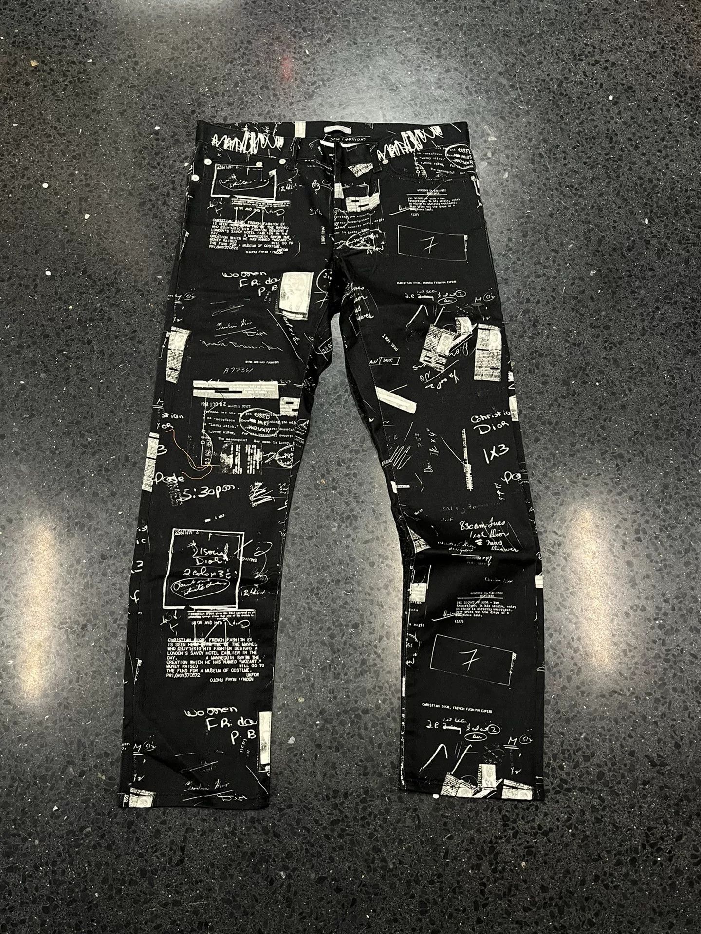 Dior Dior Men's Runway Newspaper Jeans Size US 31 - 1 Thumbnail