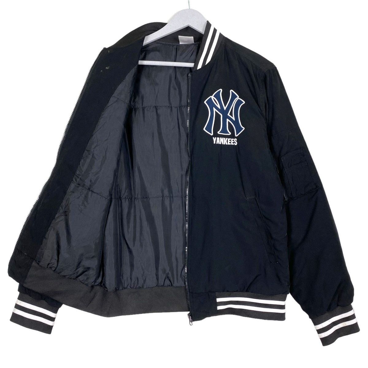 MLB × New York Yankees 💥NY YANKEES BIG LOGO MLB LIGHT JACKET Size US L / EU 52-54 / 3 - 10 Thumbnail