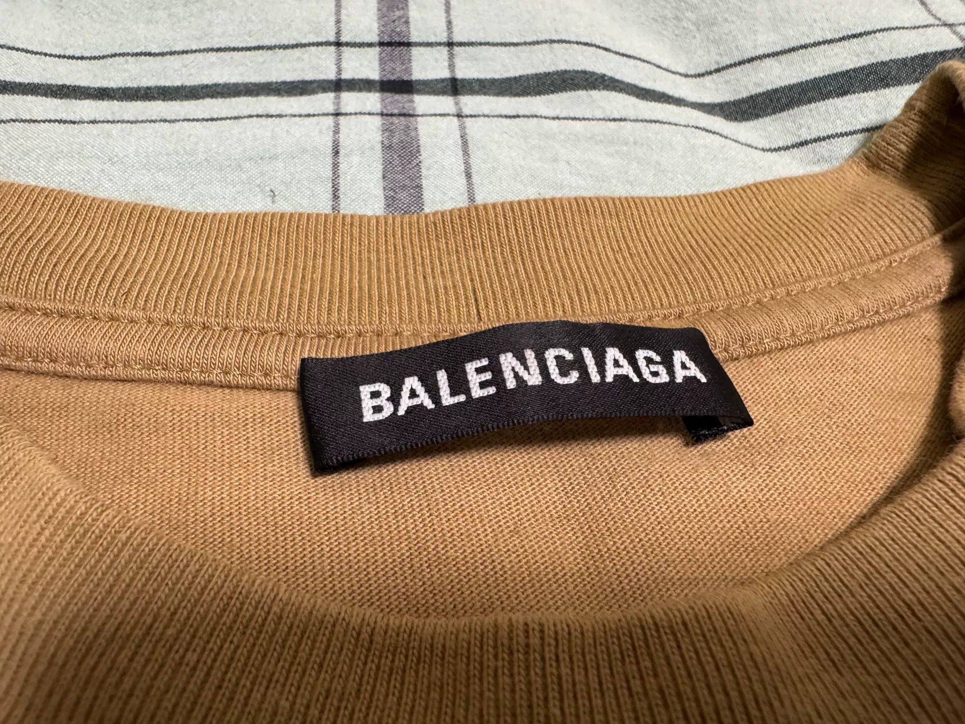 Balenciaga balenciaga khaki logo tee short sleeve shirt Size US L / EU 52-54 / 3 - 2 Thumbnail