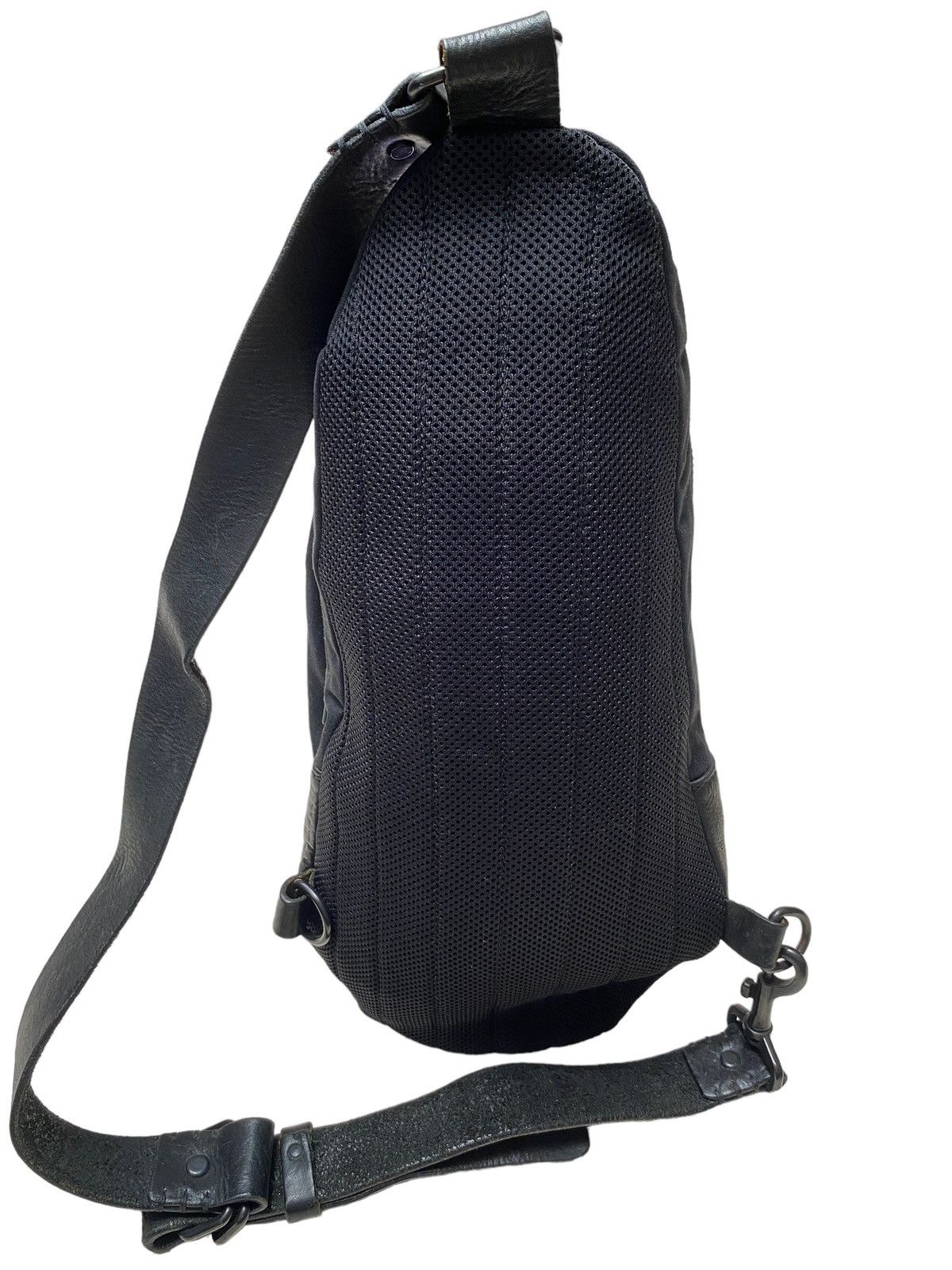 Designer × Japanese Brand Japanese Brand L.E.D Bites Cross body Bag 2011s Size ONE SIZE - 2 Thumbnail