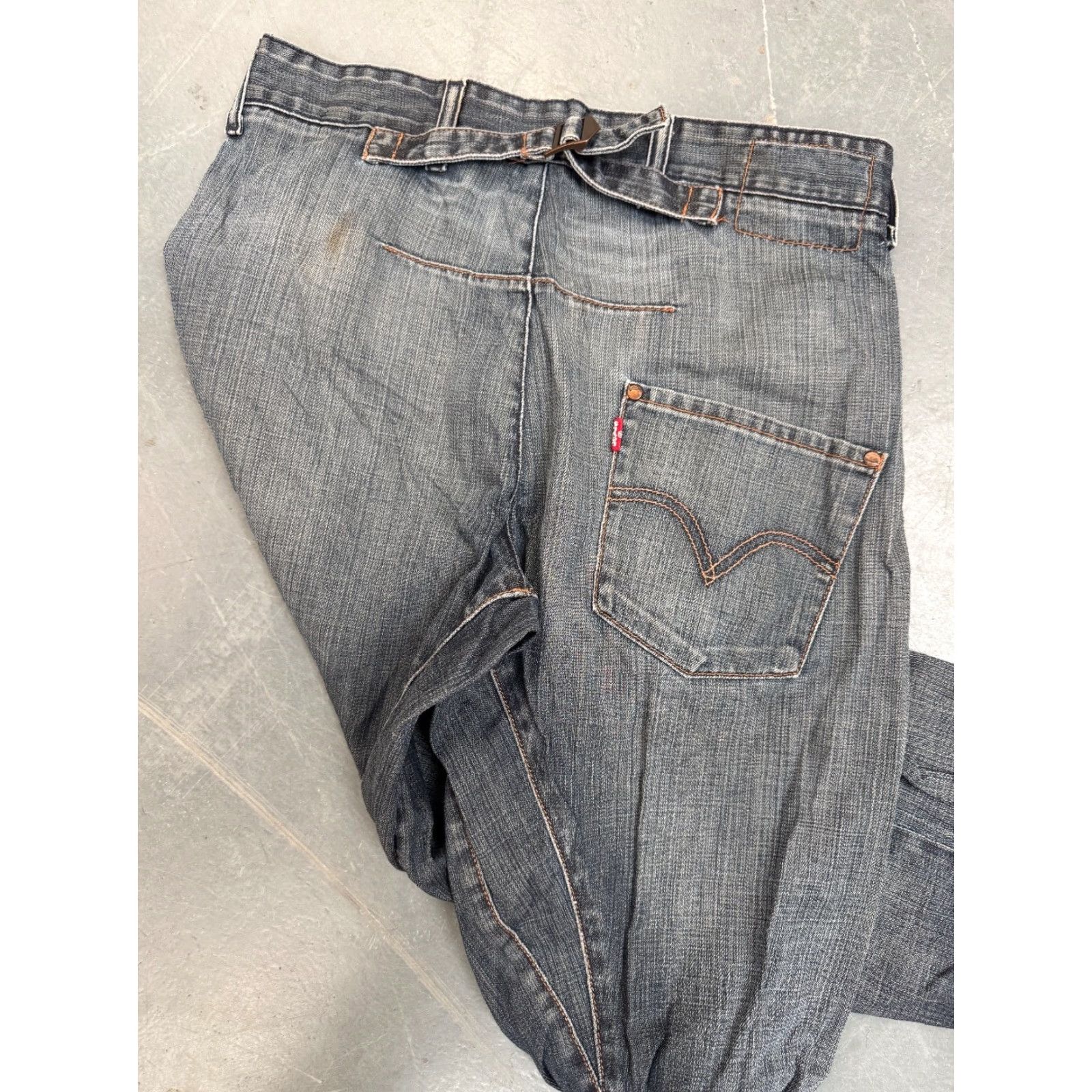 Levi's VINTAGE Levi’s Engineered Jeans Twisted - 30x34 - Blue - Men - W30 L34 - 90s - Rare Red Stitching - Button - Denim - Wide-Leg - Medium Wash Size US 30 / EU 46 - 3 Thumbnail