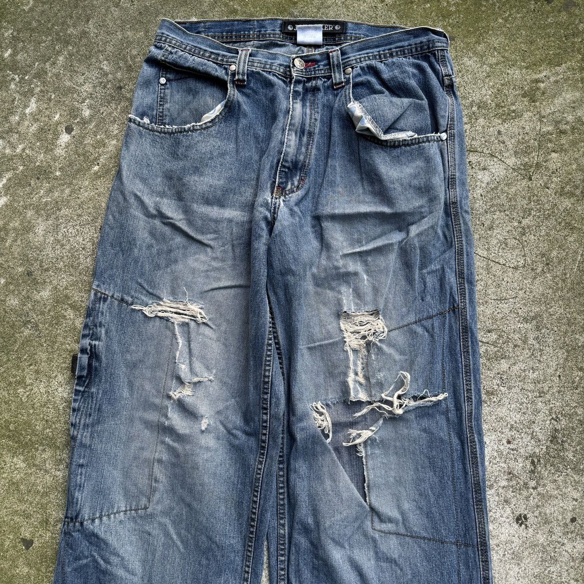 Vintage Thrashed Faded Distressed Baggy Wide Skater Jeans ERD Grunge Size US 33 - 3 Thumbnail