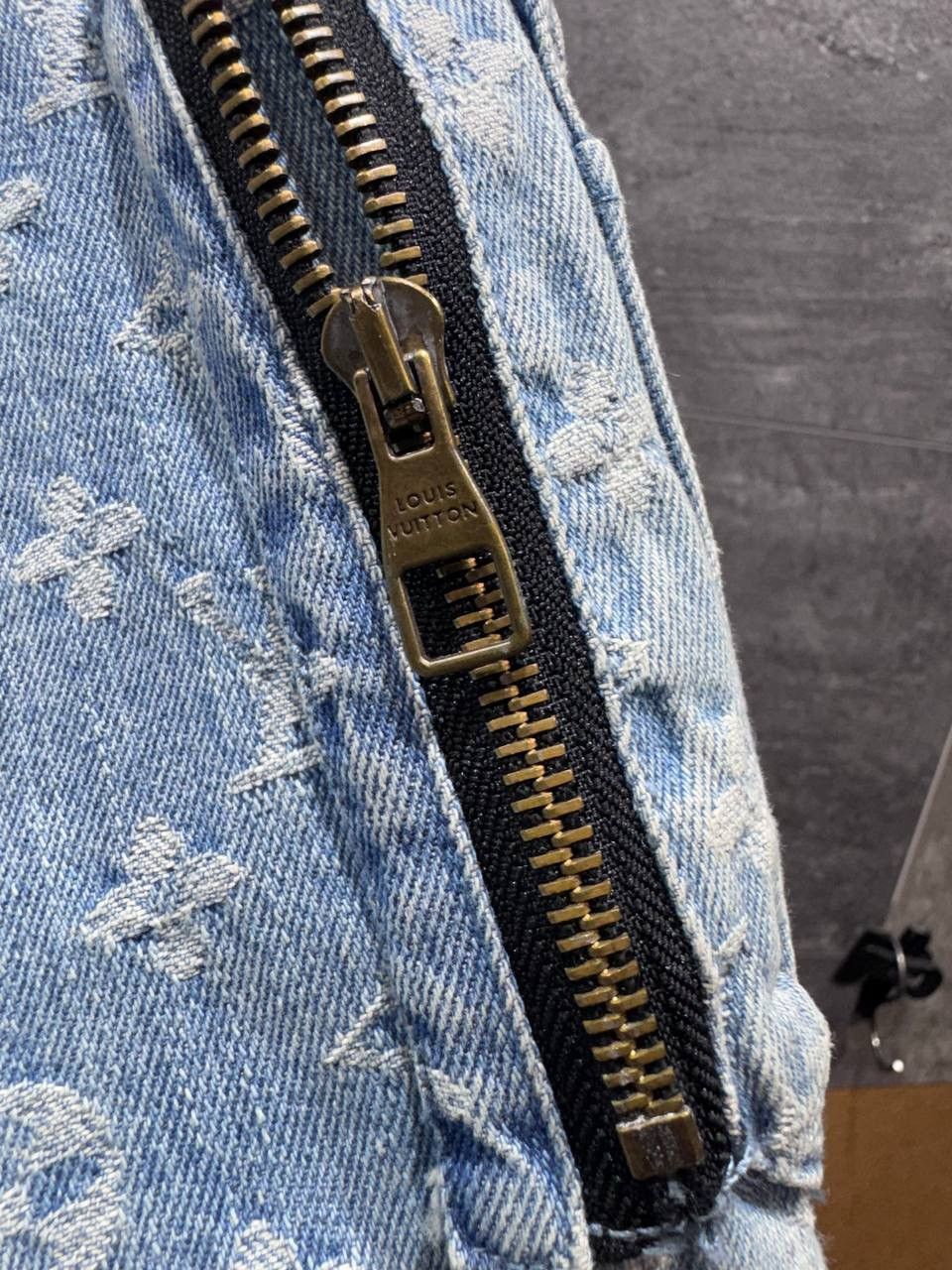 Louis Vuitton Louis Vuitton x Supreme Jacquard Denim N-3B Parka Size US L / EU 52-54 / 3 - 15 Thumbnail