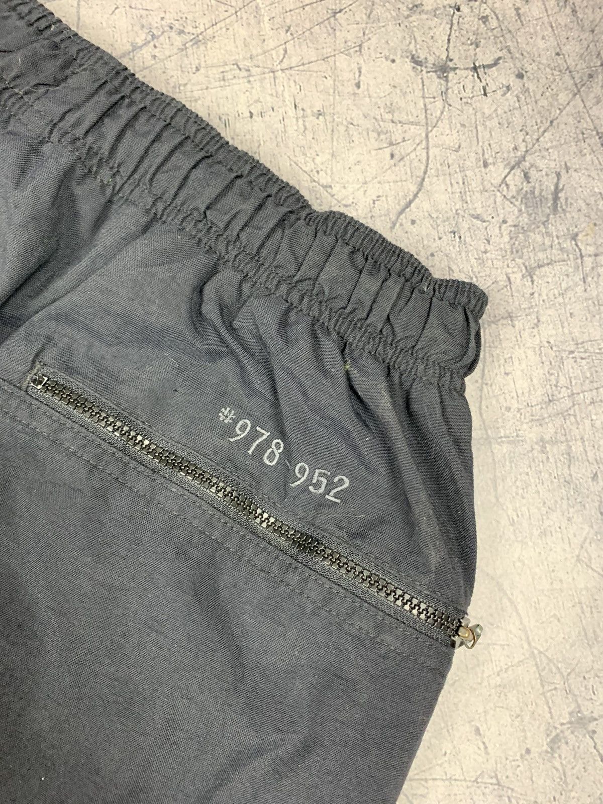 Nike Hype Iconic Vintage Nike Swoosh Nylon Parachute Pants M size Size US 30 / EU 46 - 14 Thumbnail