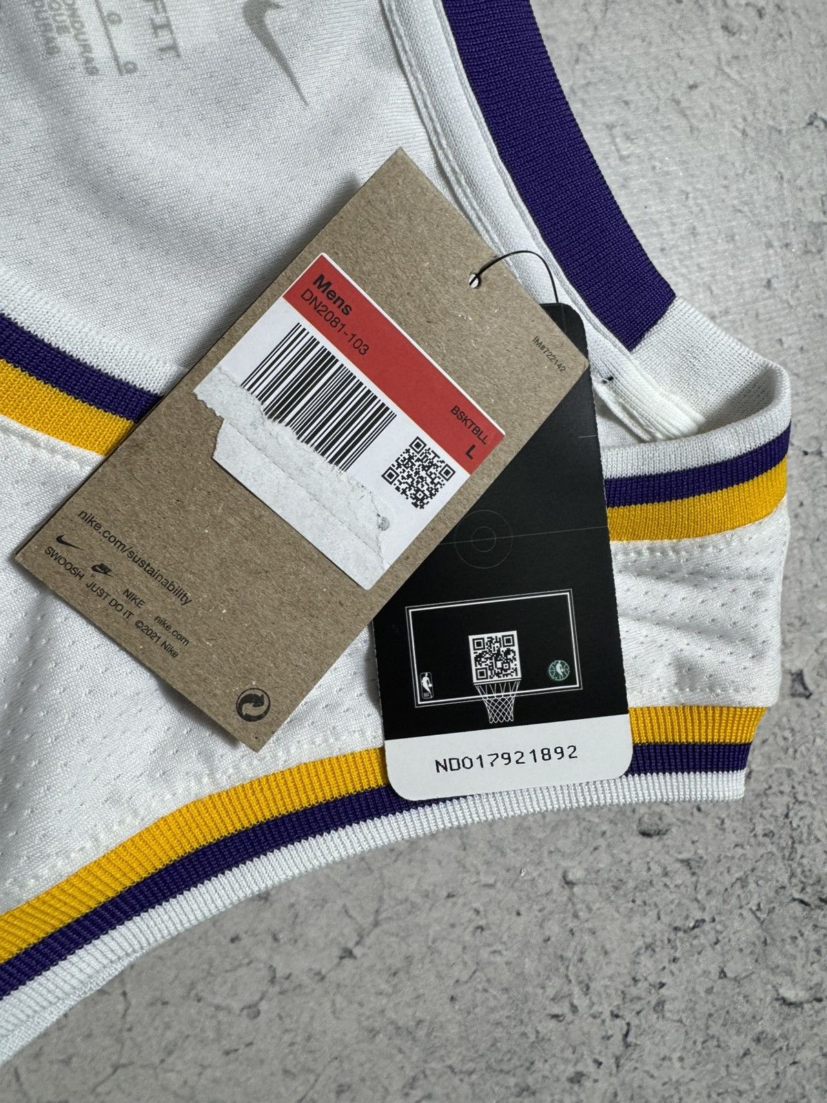 Nike Nike Los Angeles Lakers #23 James NBA Basketball Jersey Size US L / EU 52-54 / 3 - 8 Thumbnail