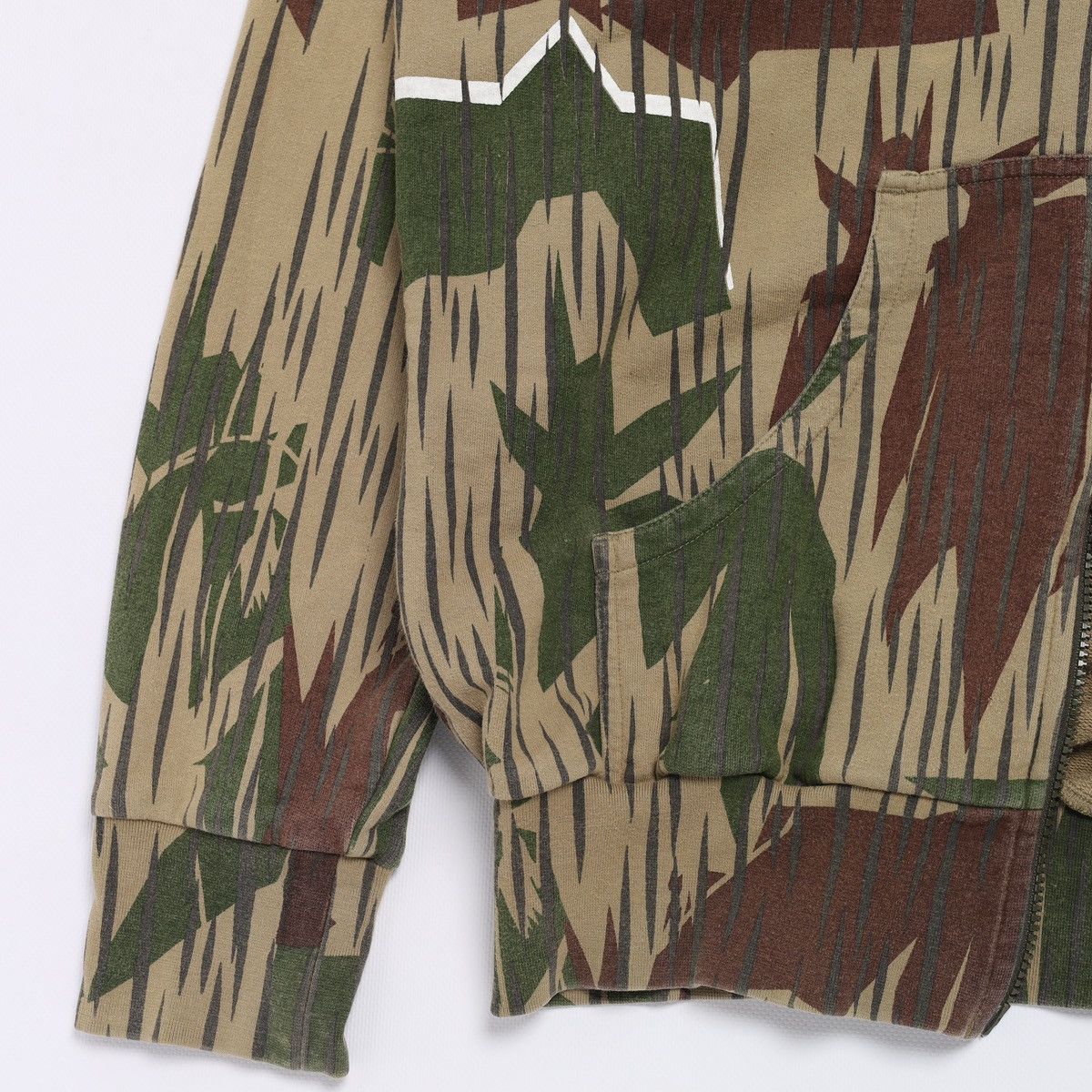 Maharishi Maharishi x Futura 00s Vintage Camo Printed Zip Hoodie Rare Size US L / EU 52-54 / 3 - 7 Thumbnail