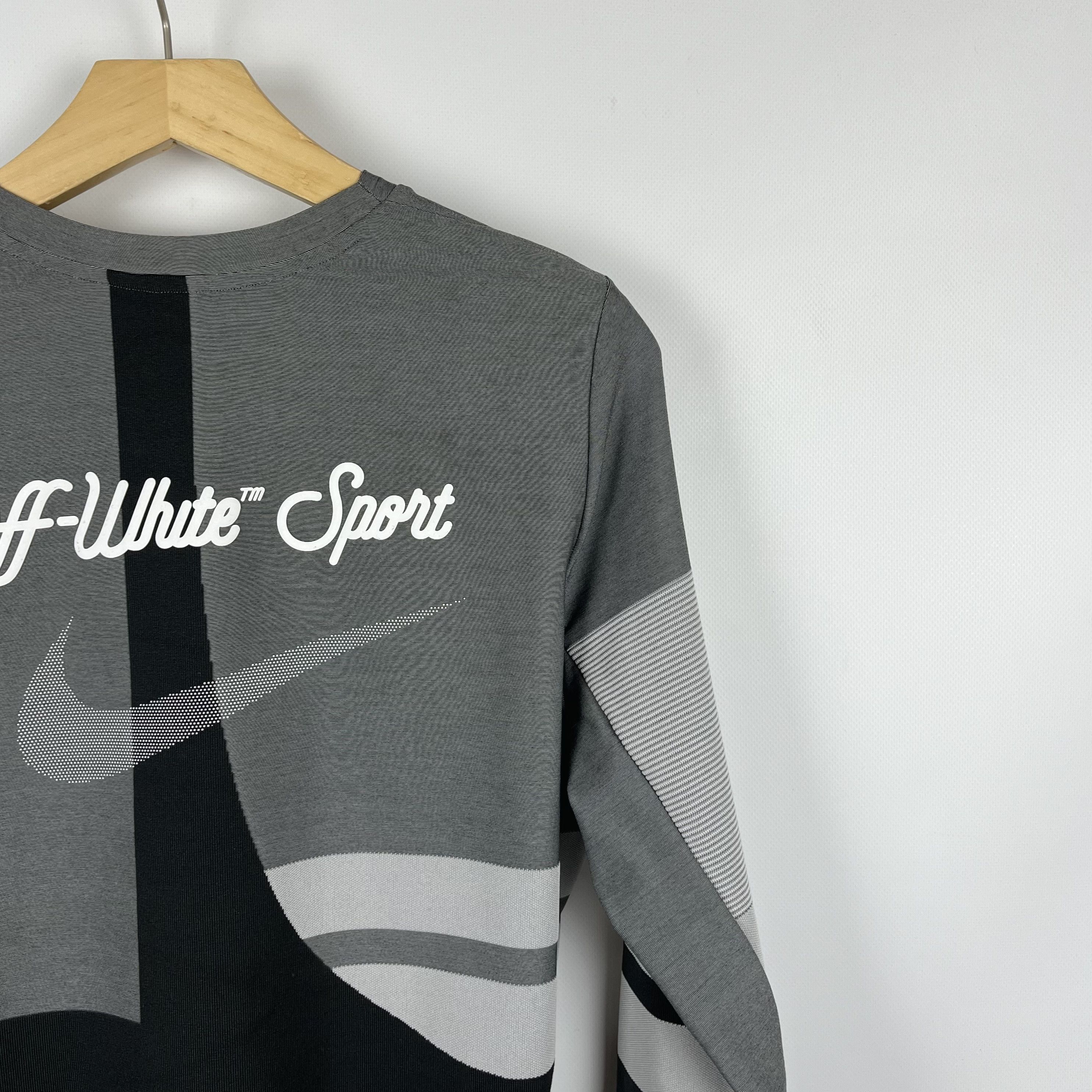 Nike × Off-White Nike X Off White Big Logo Easy Run Top Size XL / US 12-14 / IT 48-50 - 2 Thumbnail