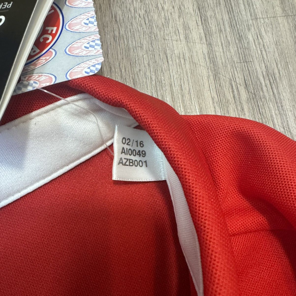 Adidas Bayern Munich 16/17 home shirt #14 Alonso (Bnwt) Size US S / EU 44-46 / 1 - 10 Thumbnail