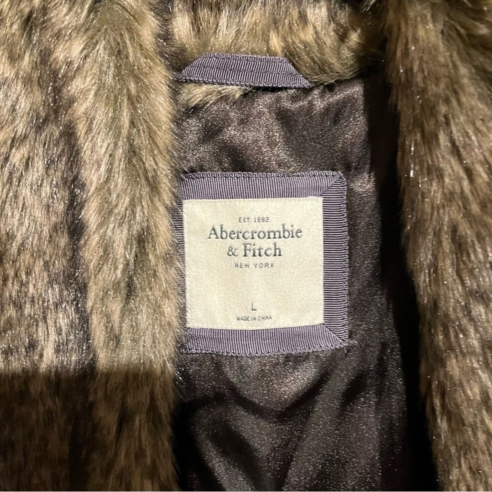 Abercrombie & Fitch Abercrombie & Fitch Women's Sz L Faux Fur Brown Vest Lined Size L / US 10 / IT 46 - 2 Thumbnail