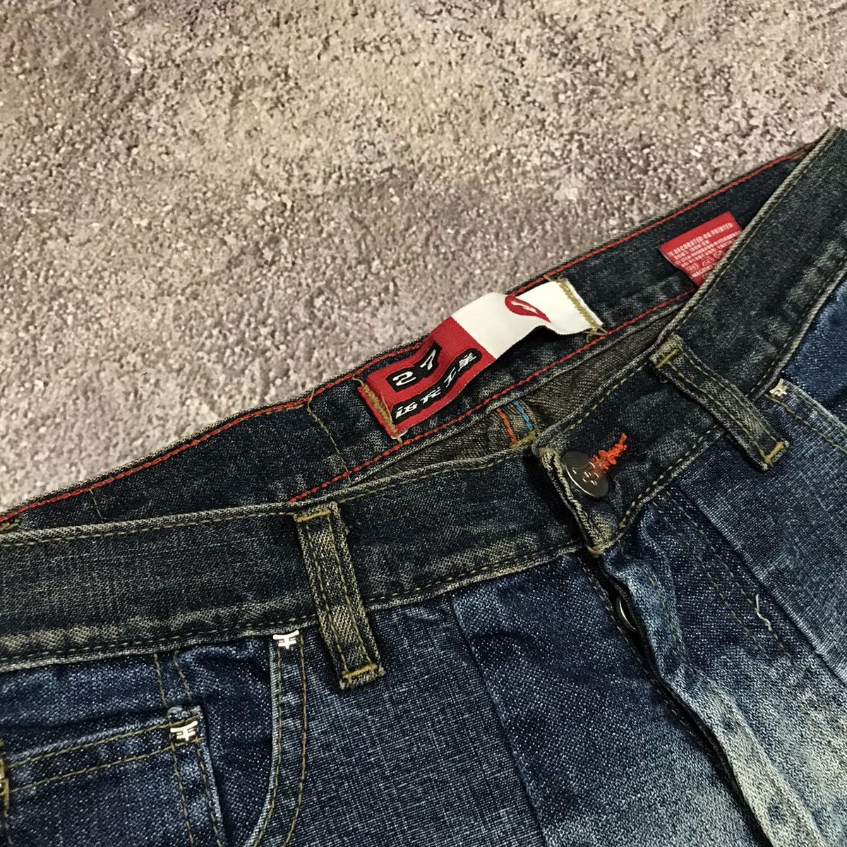 Vintage Vintage Y2K Patchwork Flared Jeans Distressed Low Rise Grung Size 27" / US 4 / IT 40 - 6 Thumbnail