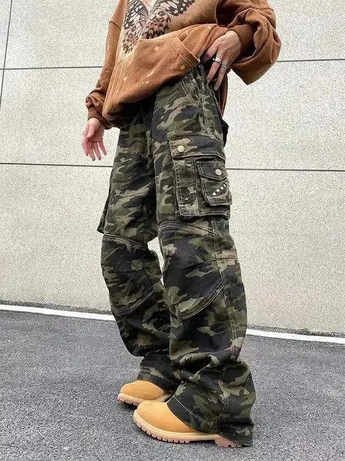 VIBE Camo Cargo Stacked Flare Pants Size US 32 / EU 48 - 7 Thumbnail