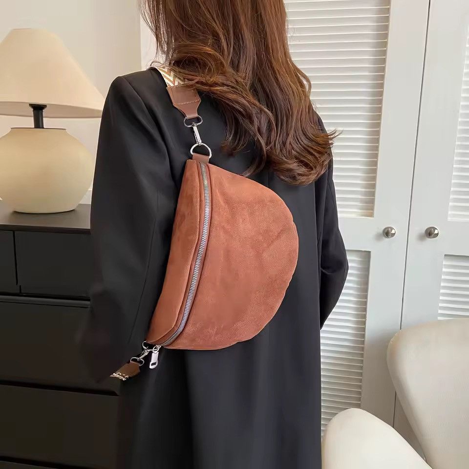 Designer Hobo Streetwear Half Moon Casual Waist Crossbody Bag Size ONE SIZE - 7 Thumbnail